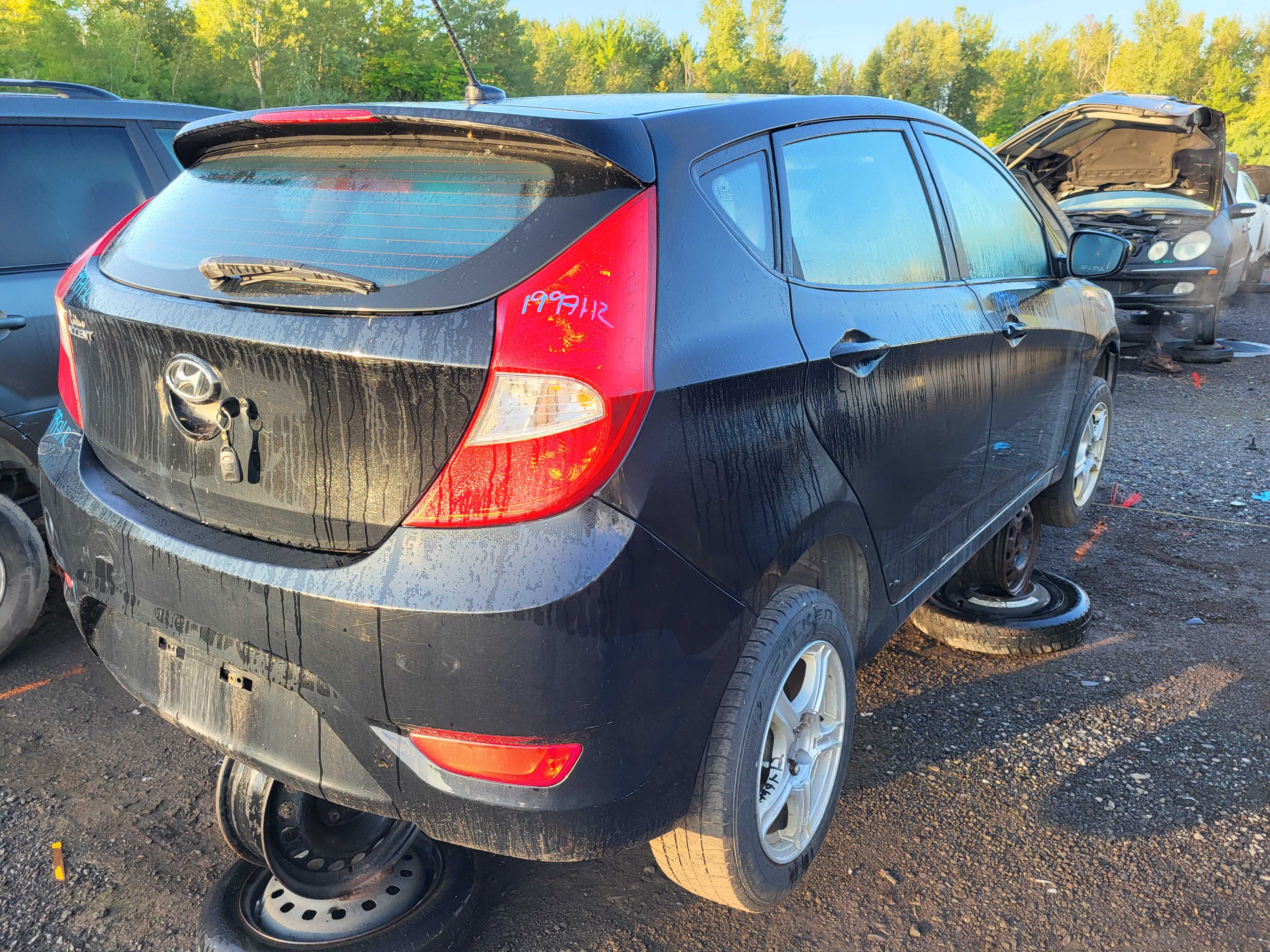 HYUNDAI ACCENT 2012