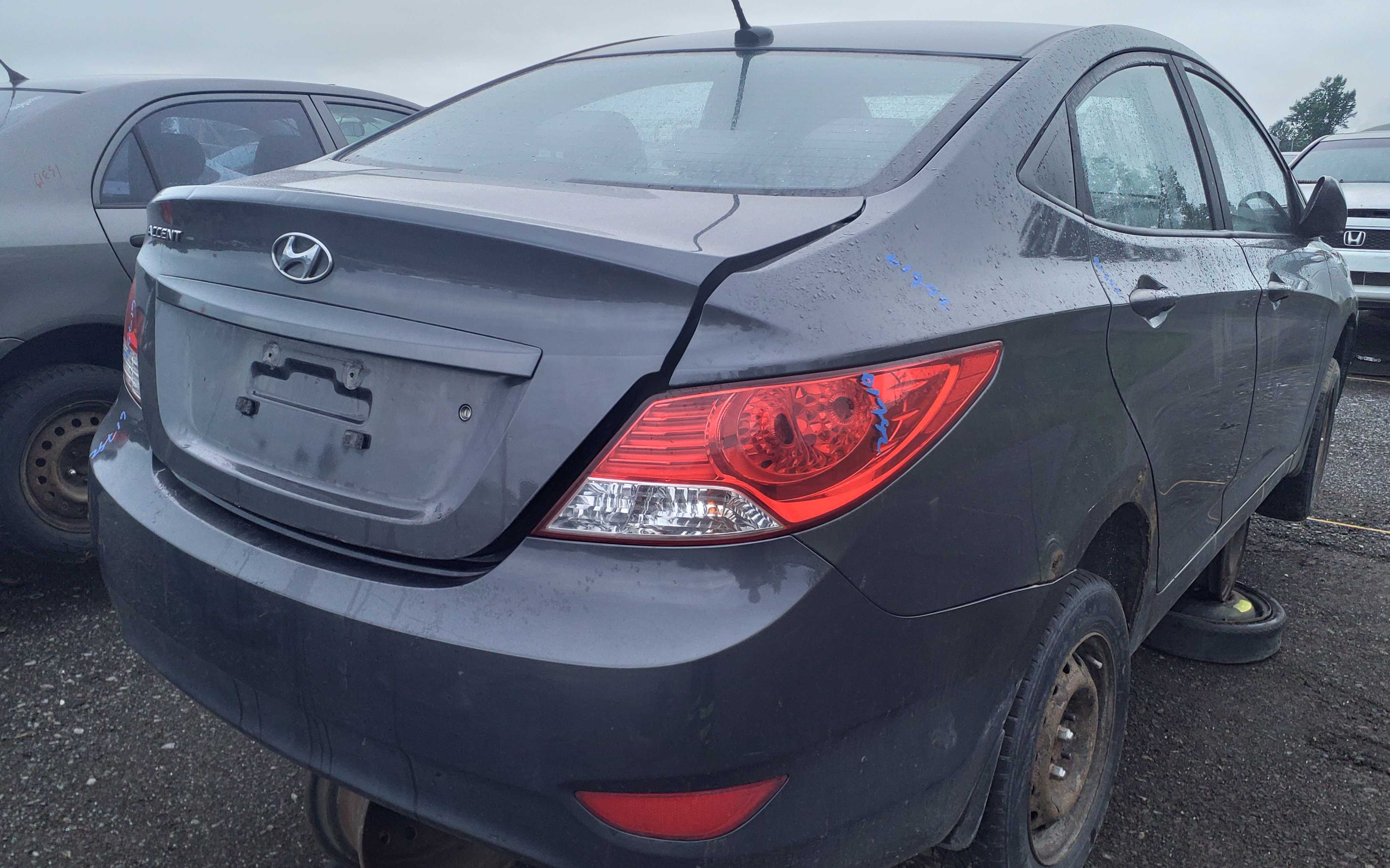 HYUNDAI ACCENT 2012