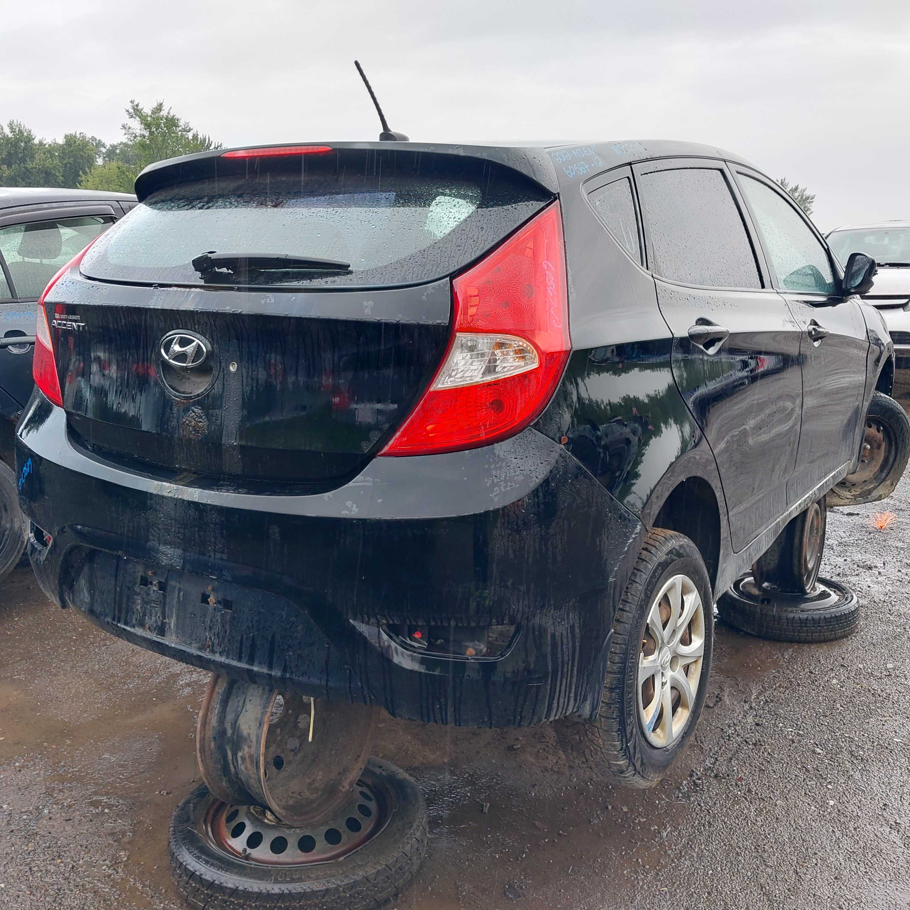 HYUNDAI ACCENT 2012