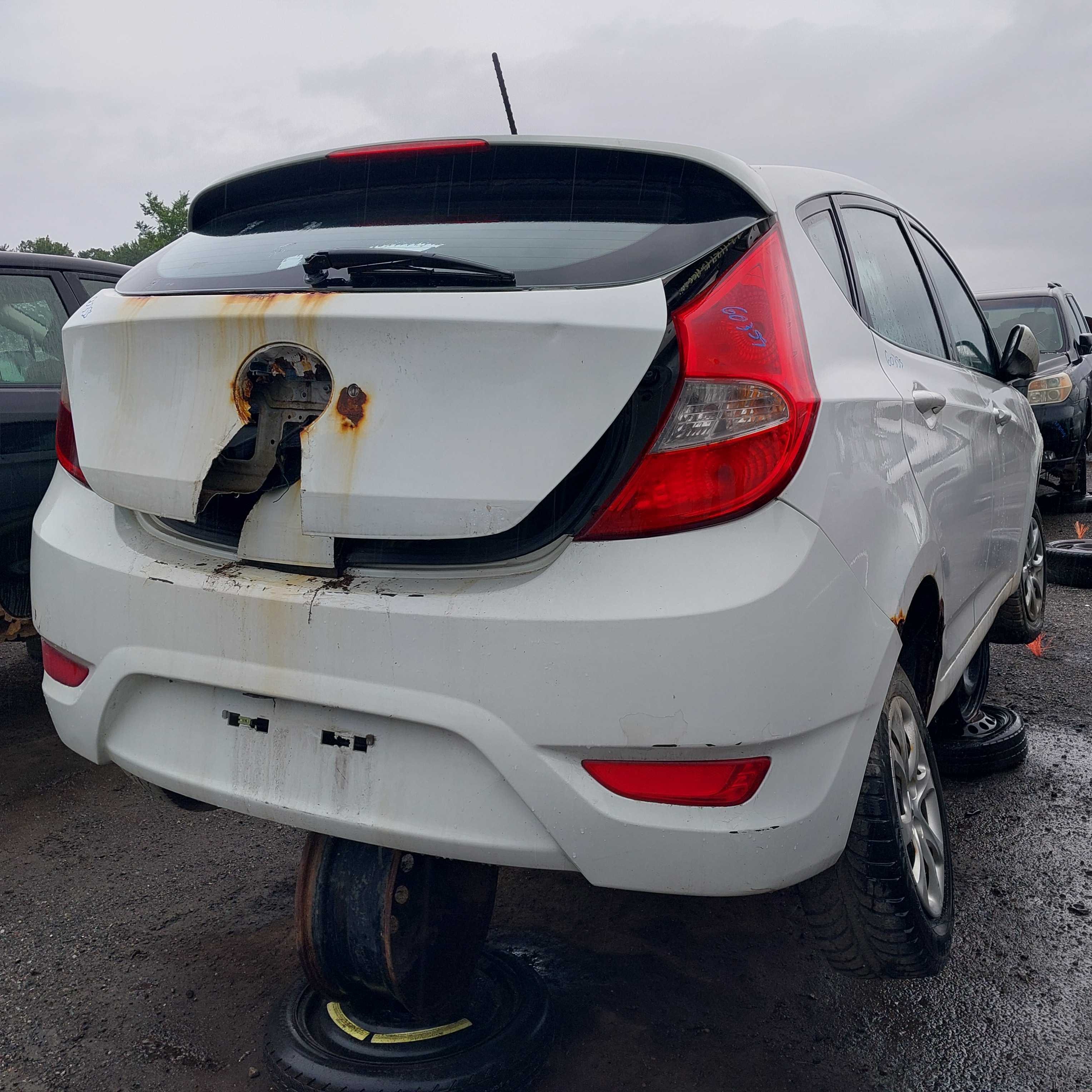 HYUNDAI ACCENT 2012