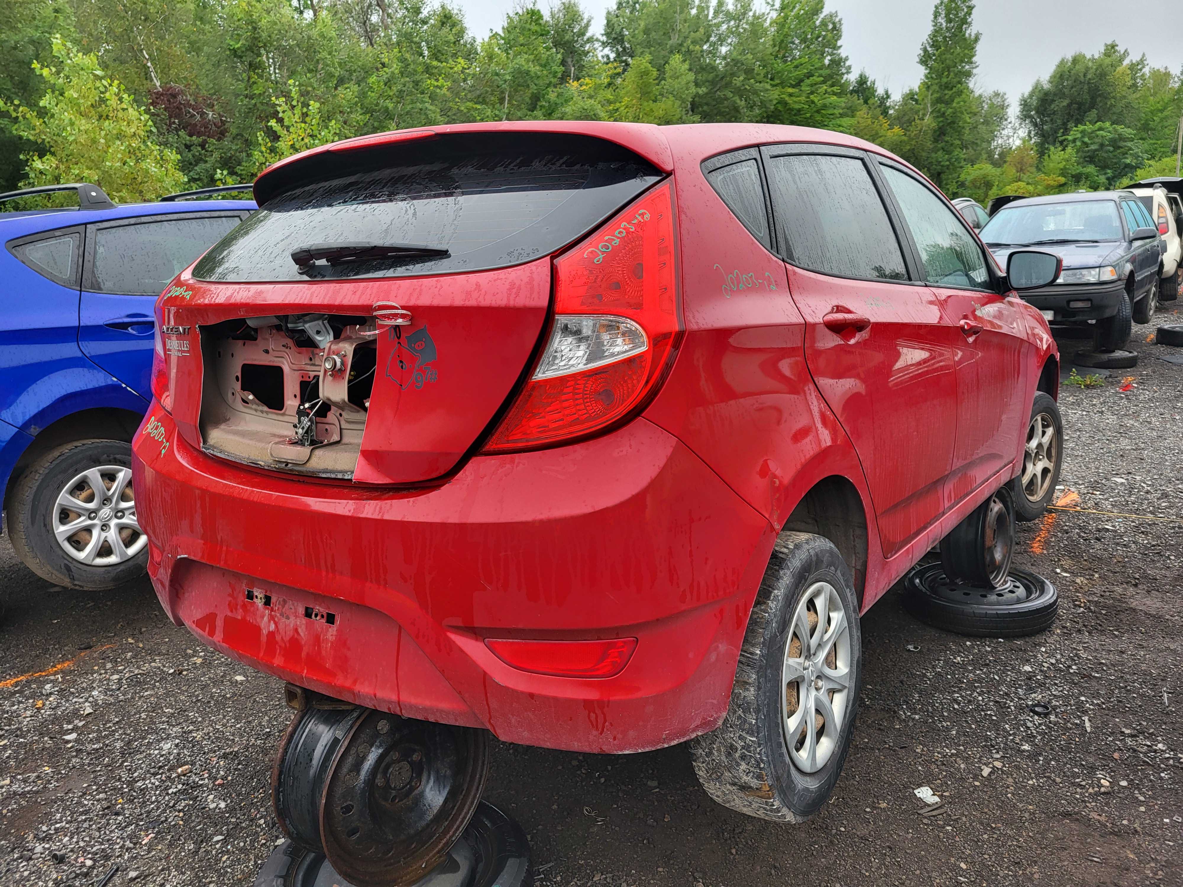 HYUNDAI ACCENT 2012