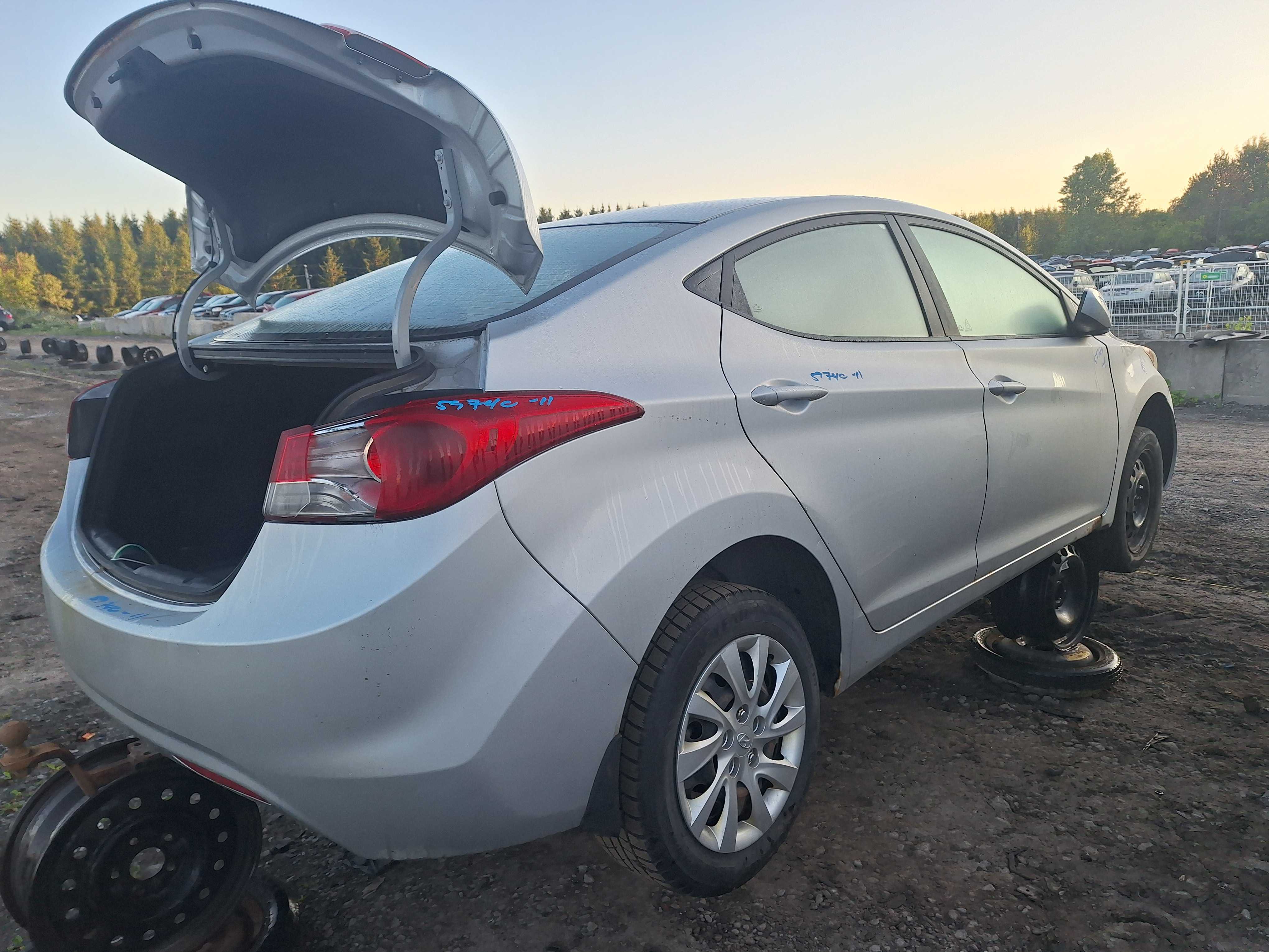 HYUNDAI ELANTRA 2011