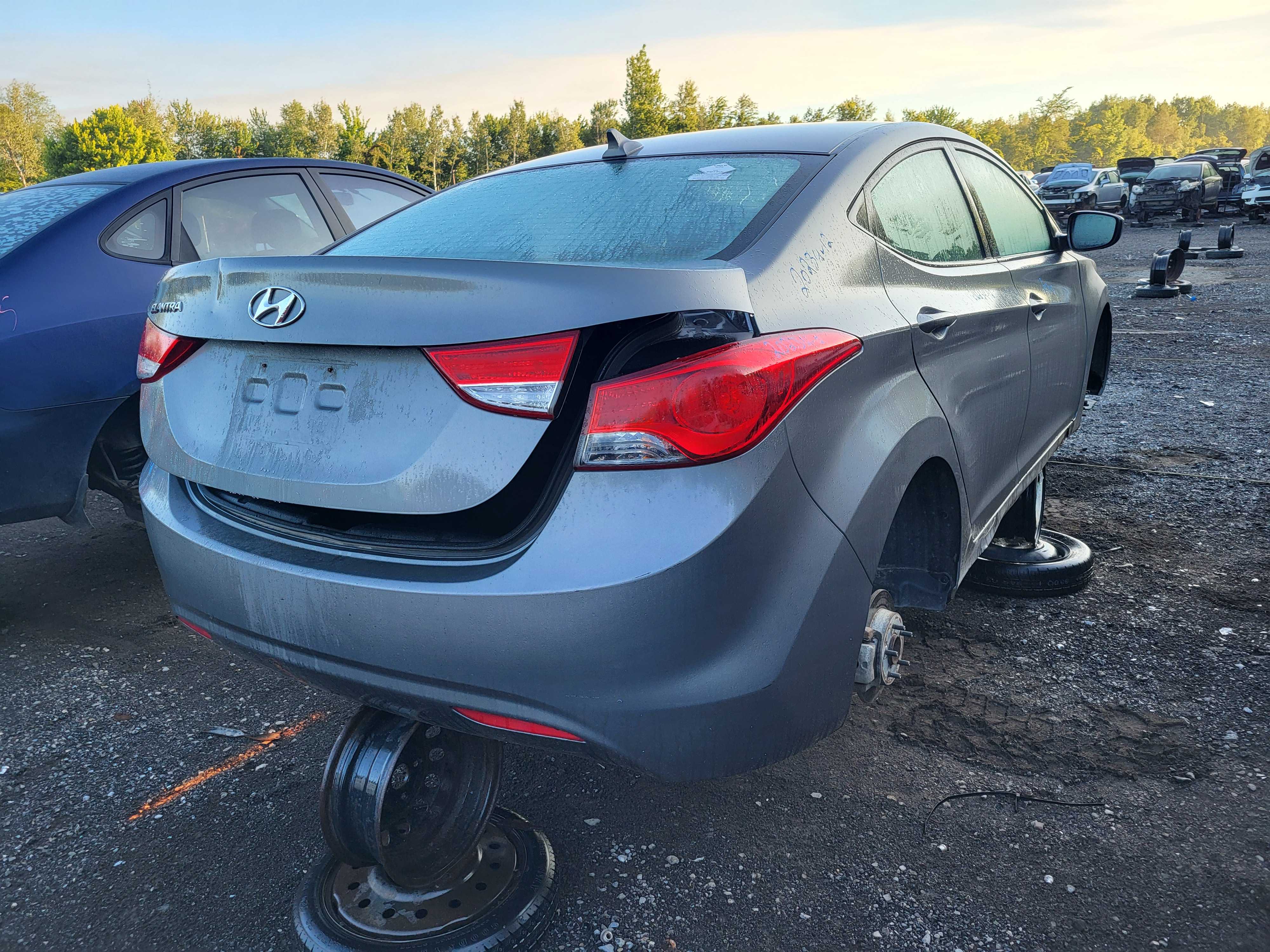HYUNDAI ELANTRA 2012