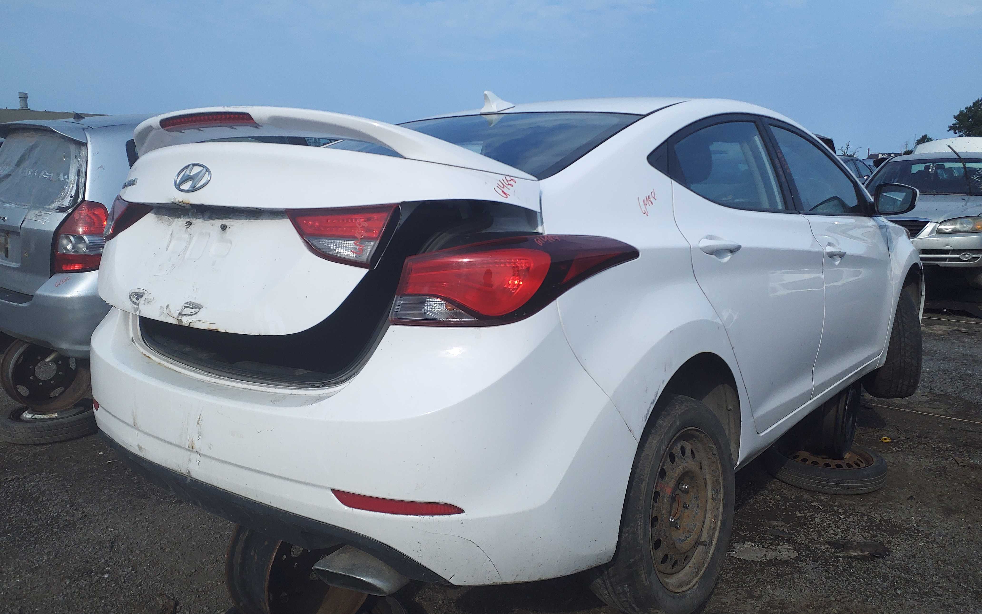 HYUNDAI ELANTRA 2015