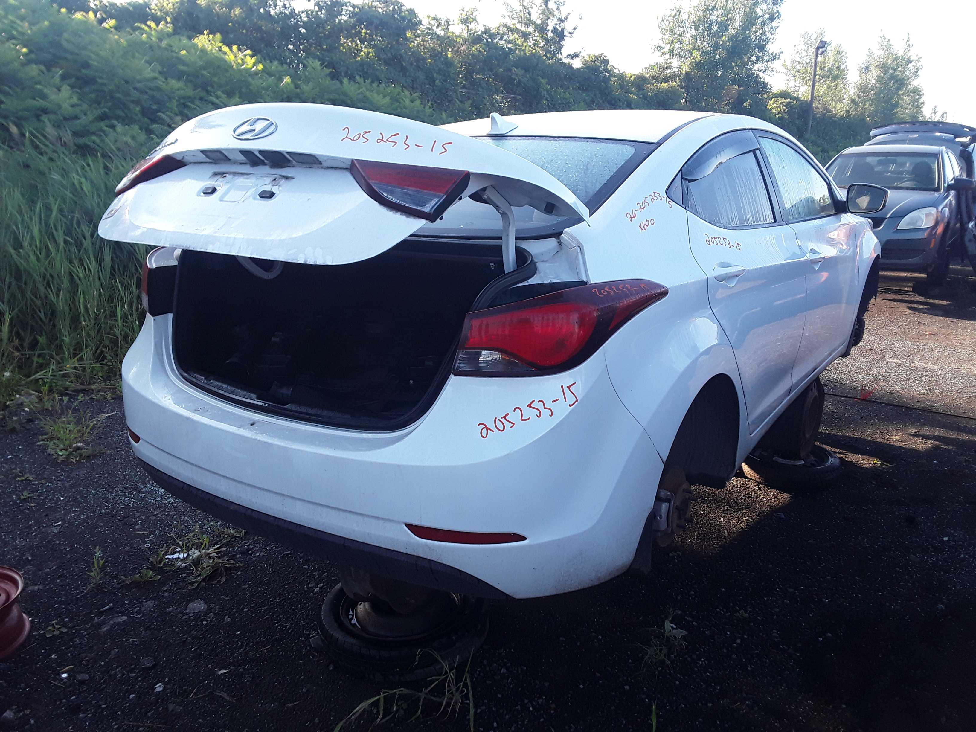 HYUNDAI ELANTRA 2015