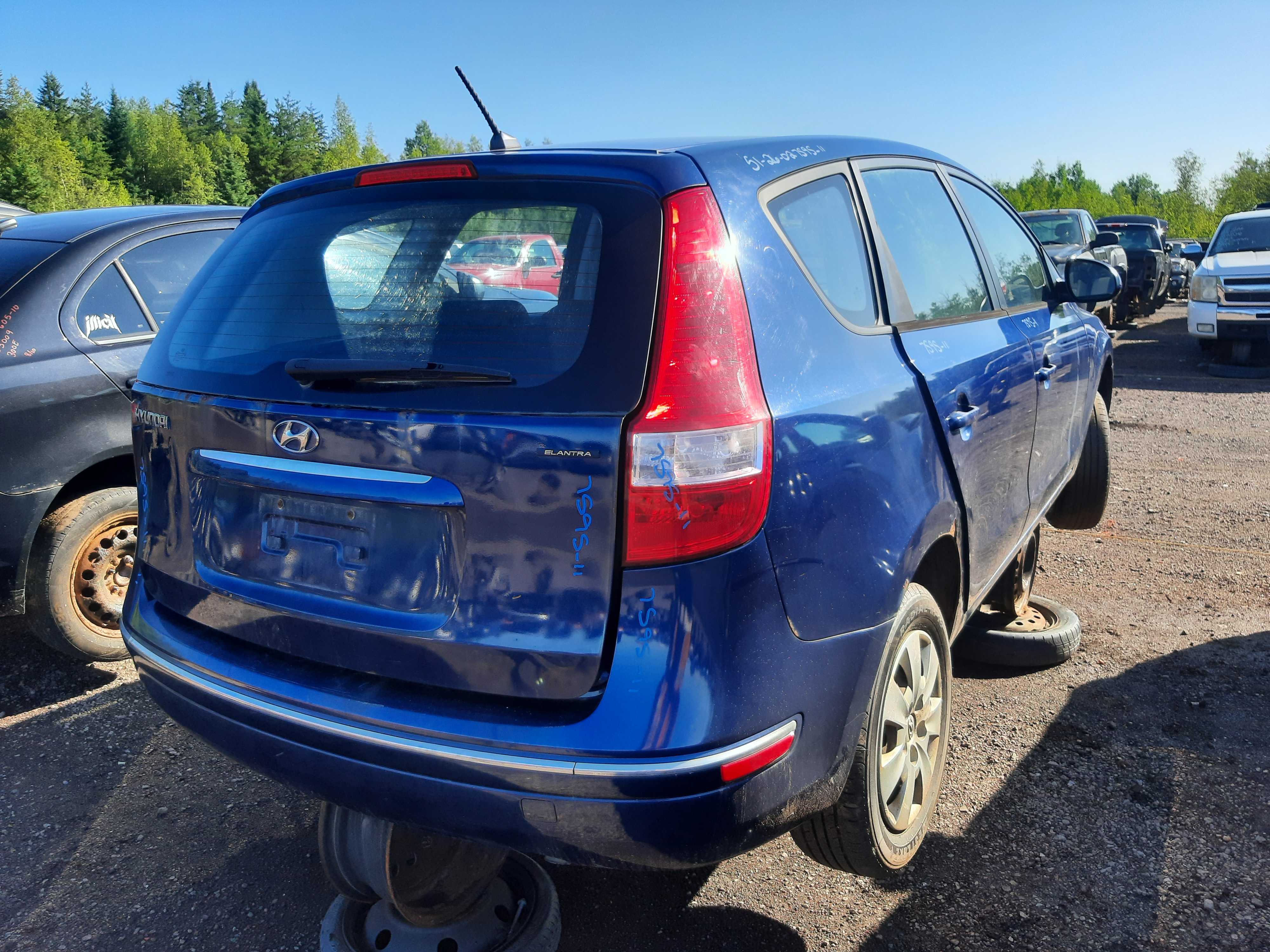 HYUNDAI ELANTRA TOURING 2011