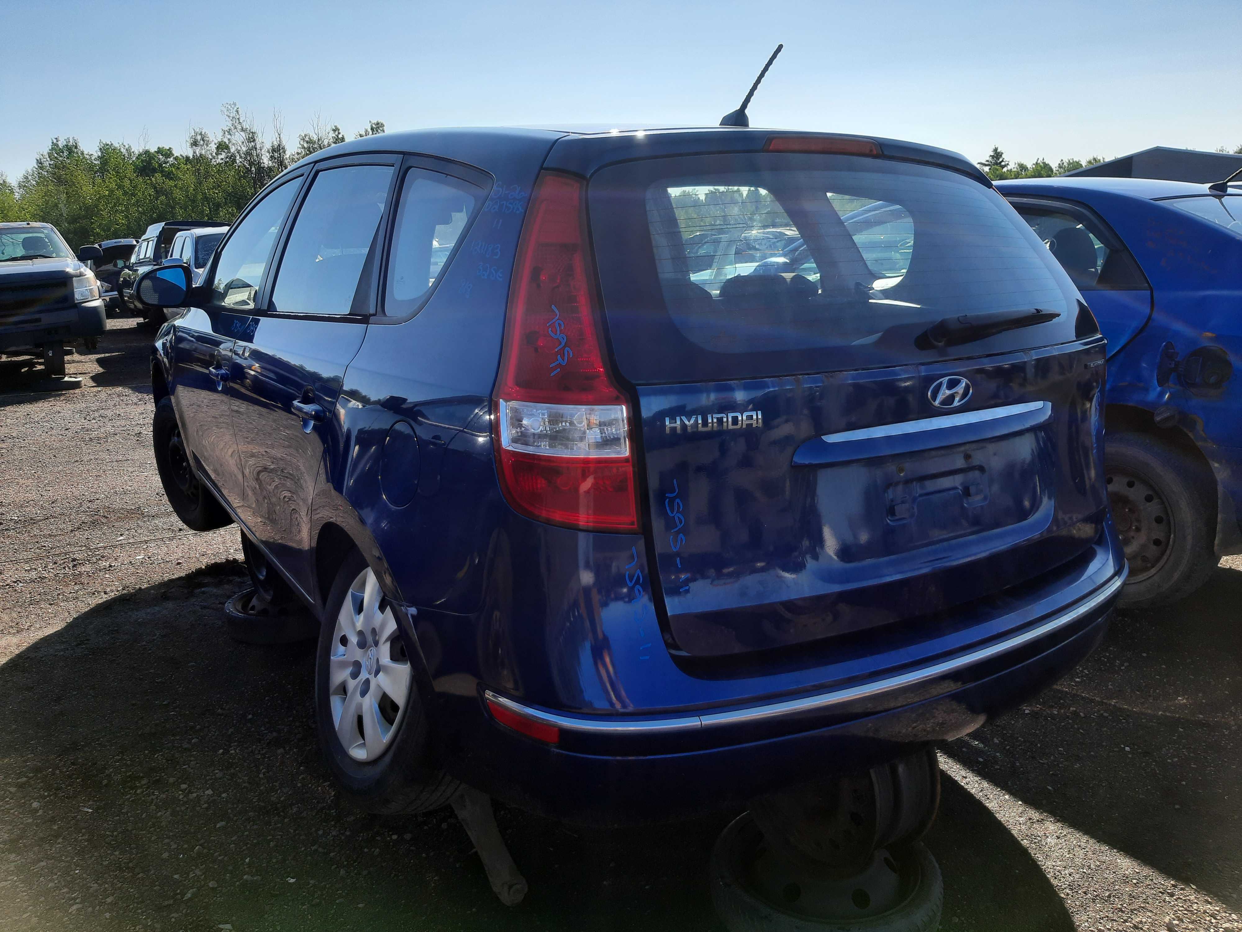 HYUNDAI ELANTRA TOURING 2011