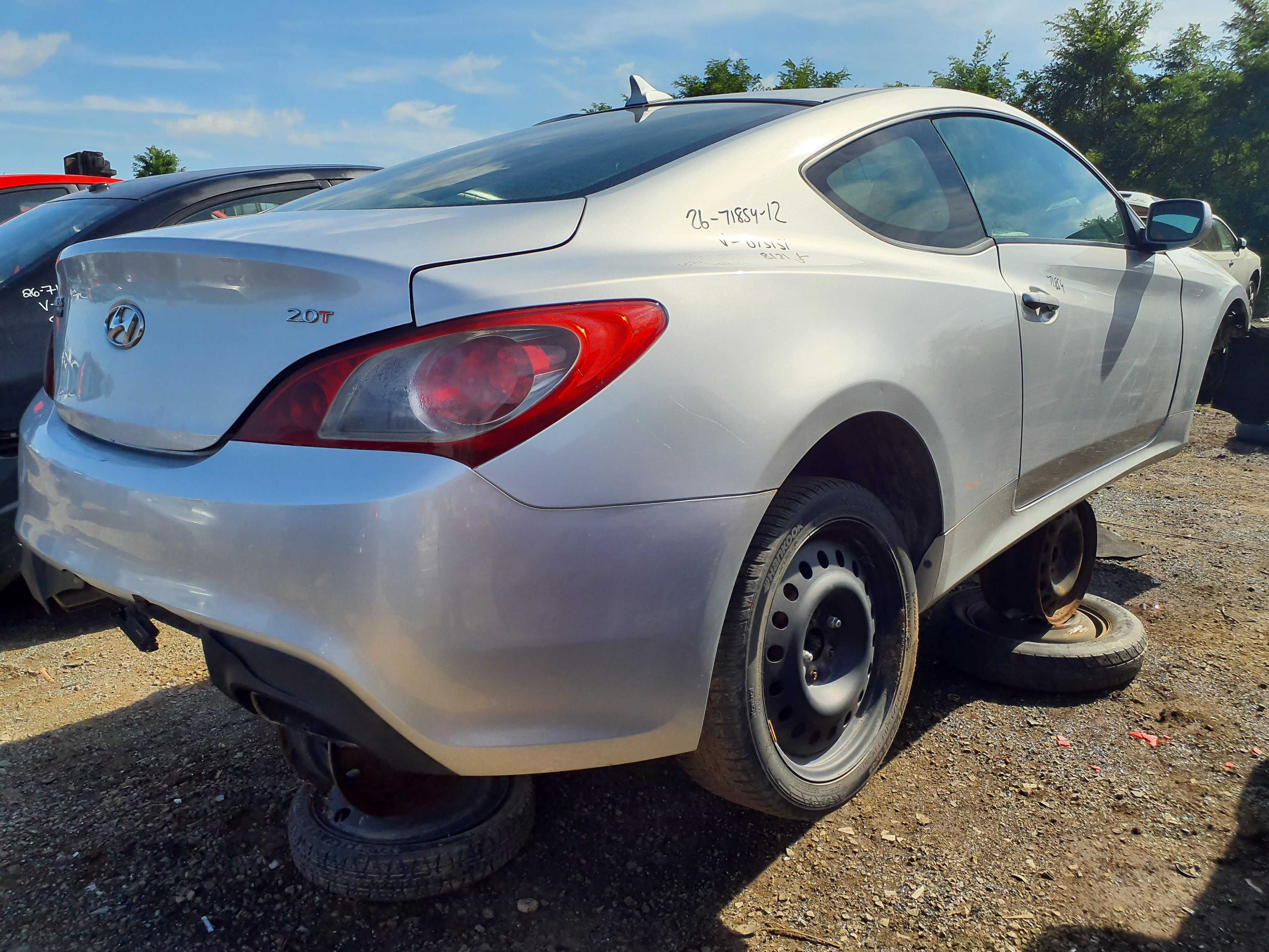 HYUNDAI GENESIS 2012
