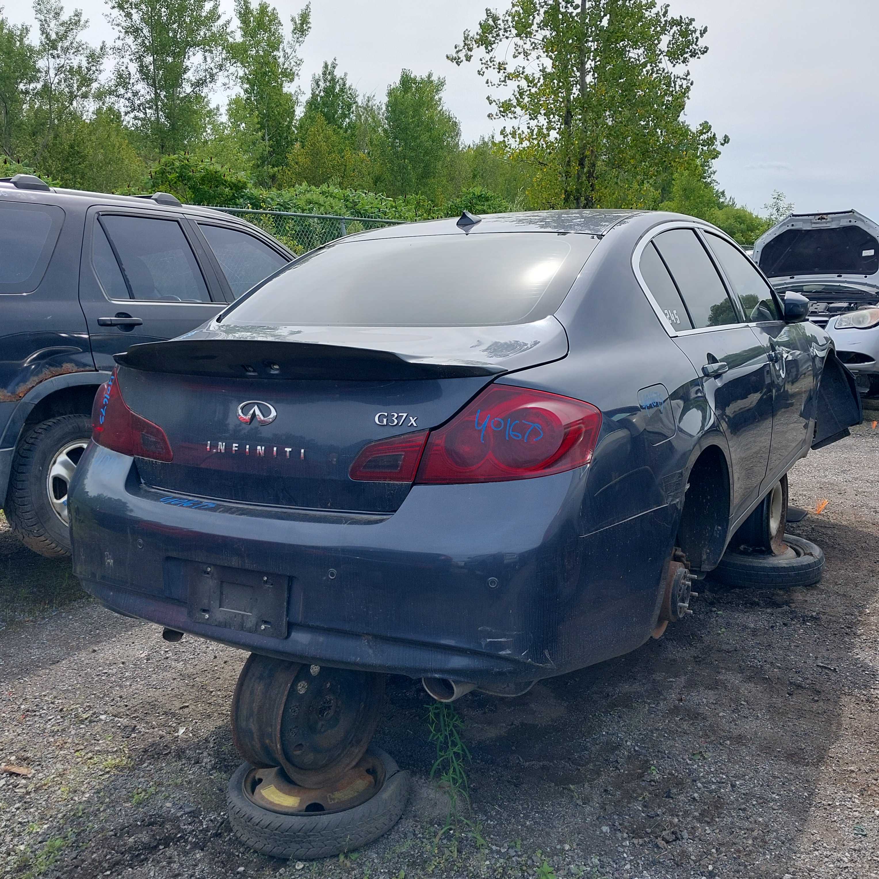 INFINITI G37 SEDAN 2011