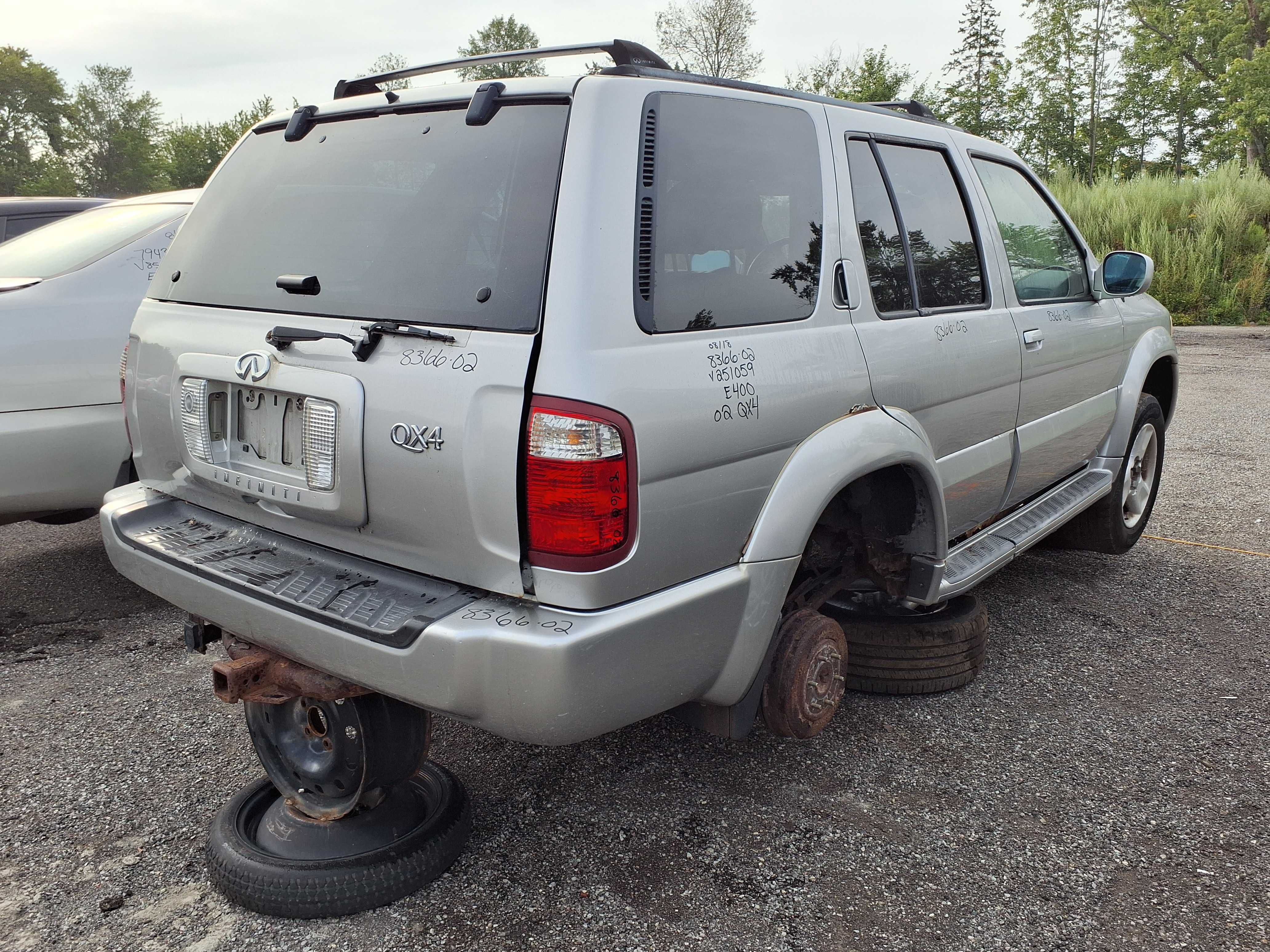 INFINITI QX4 2002