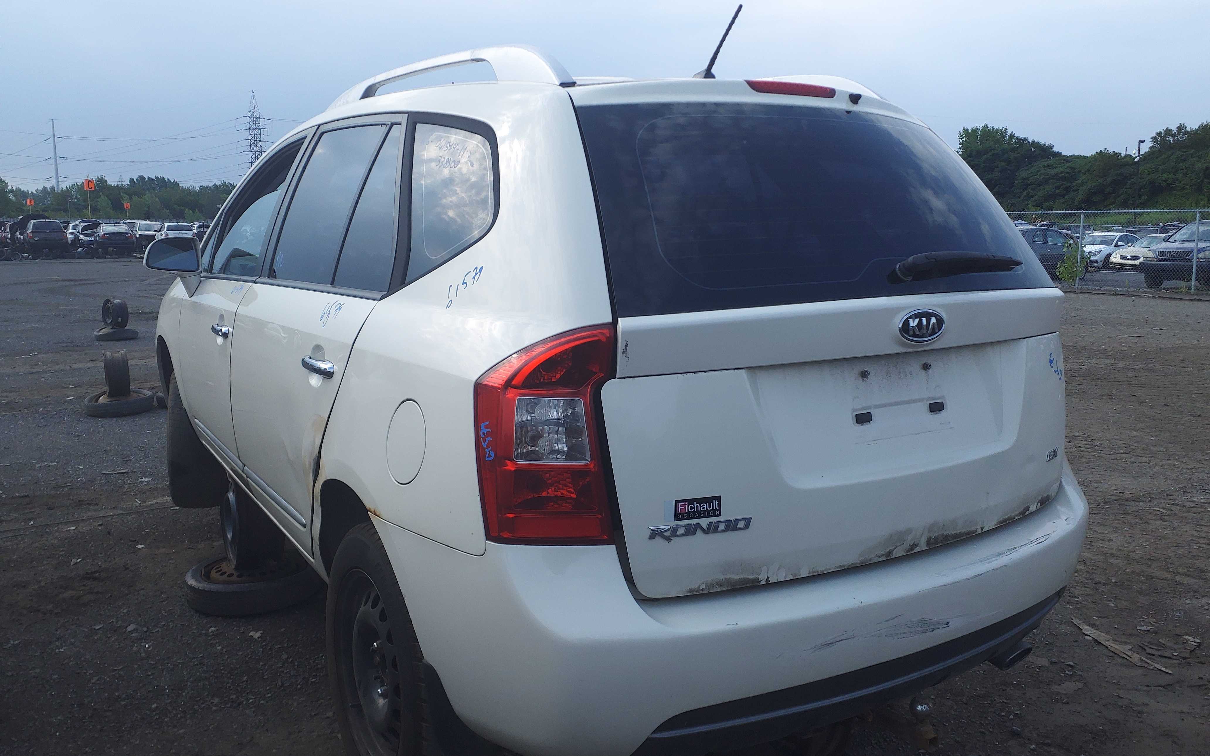 KIA RONDO 2011