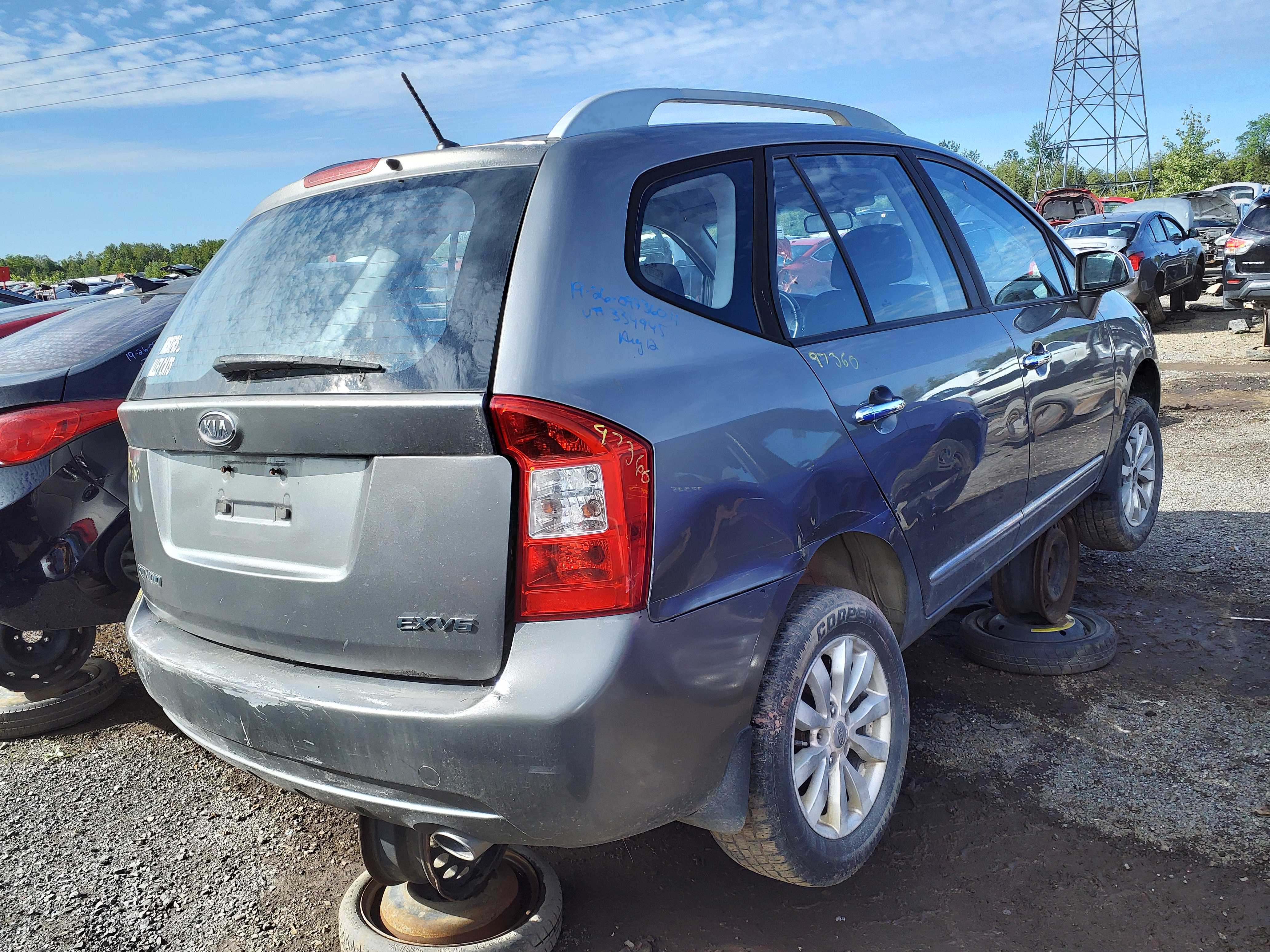 KIA RONDO 2011