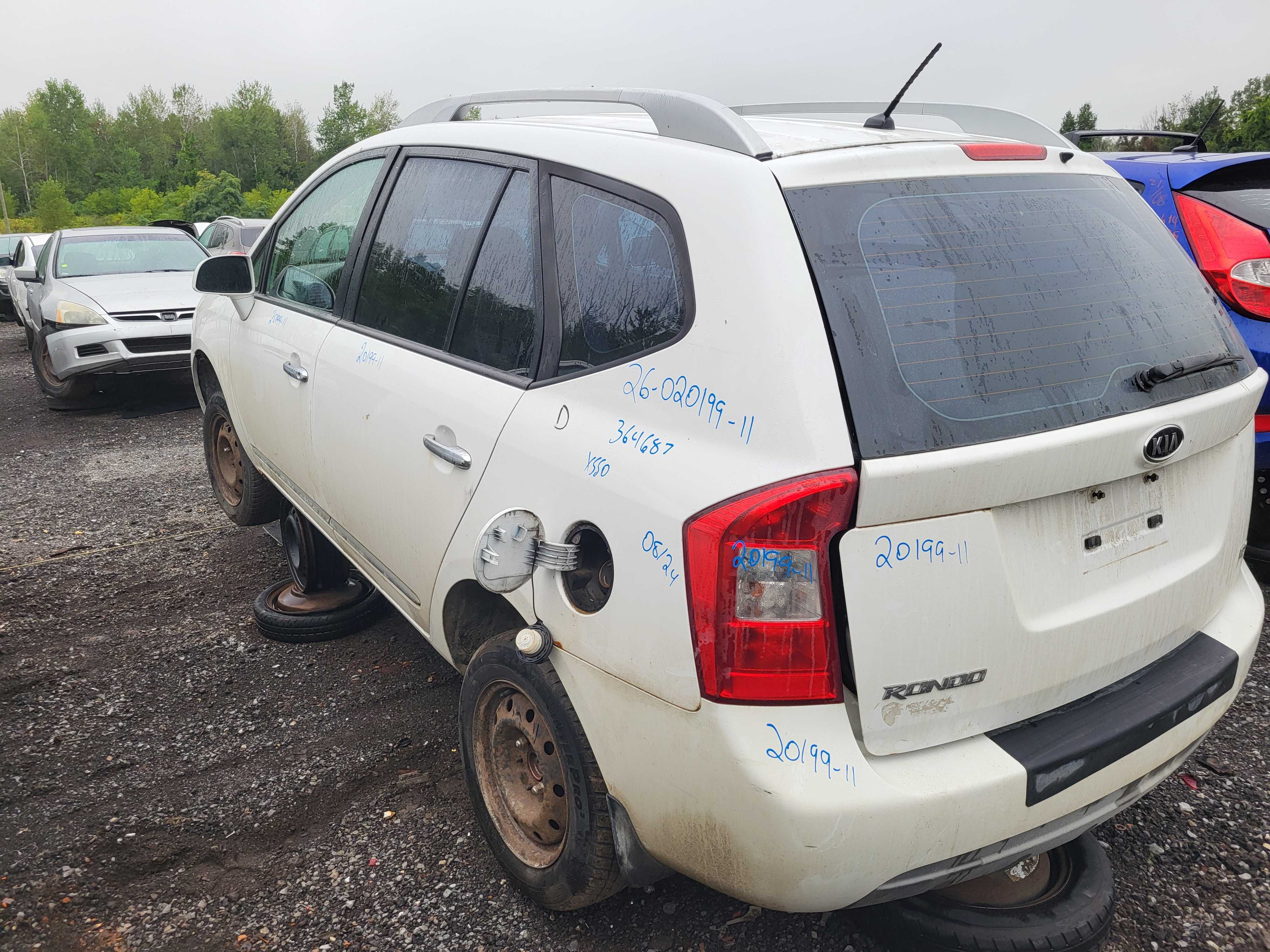 KIA RONDO 2011