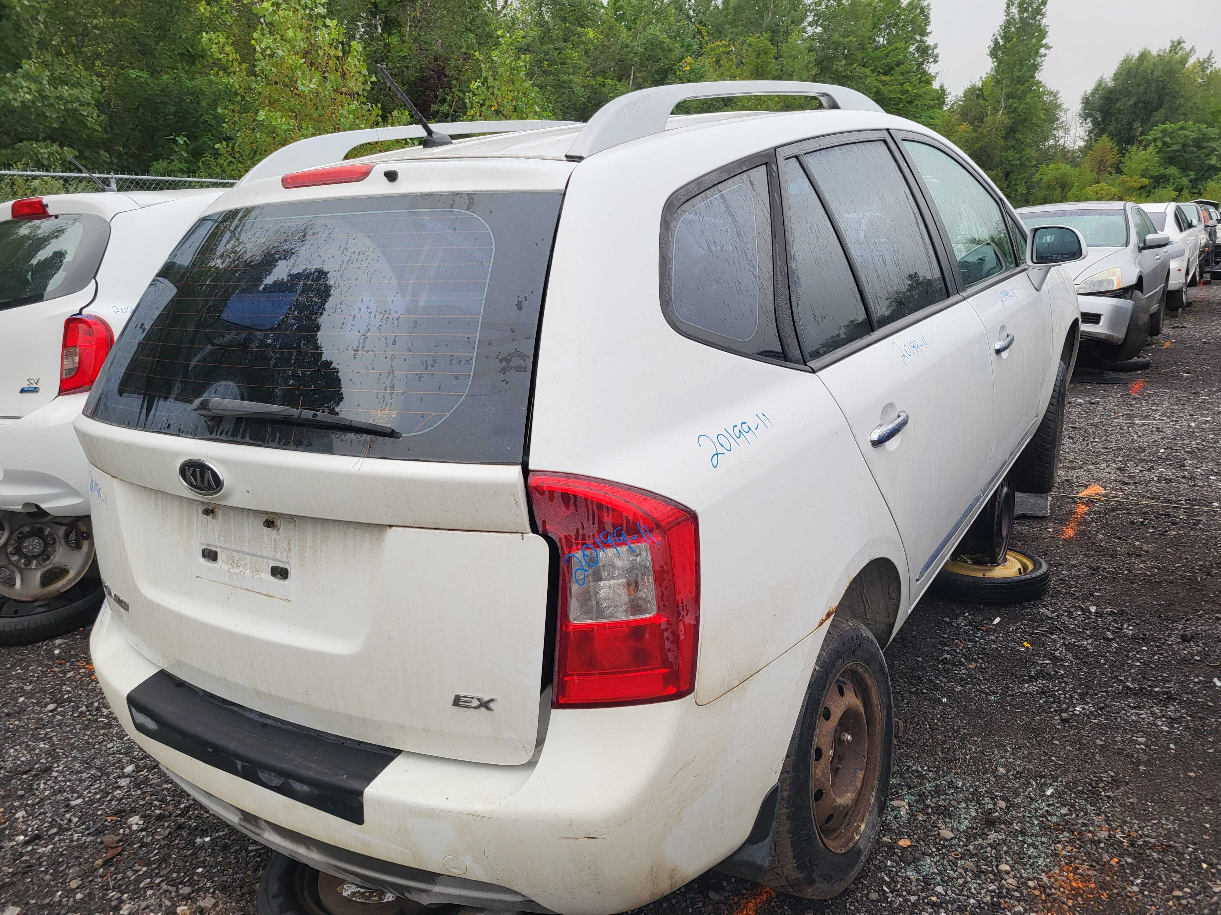 KIA RONDO 2011