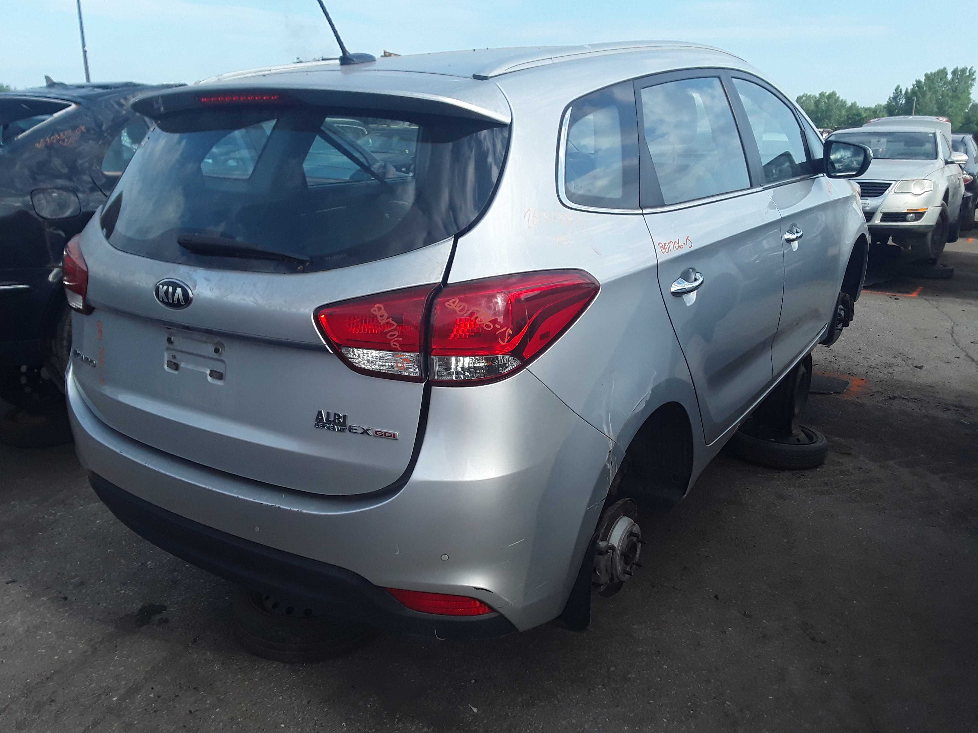 KIA RONDO 2015