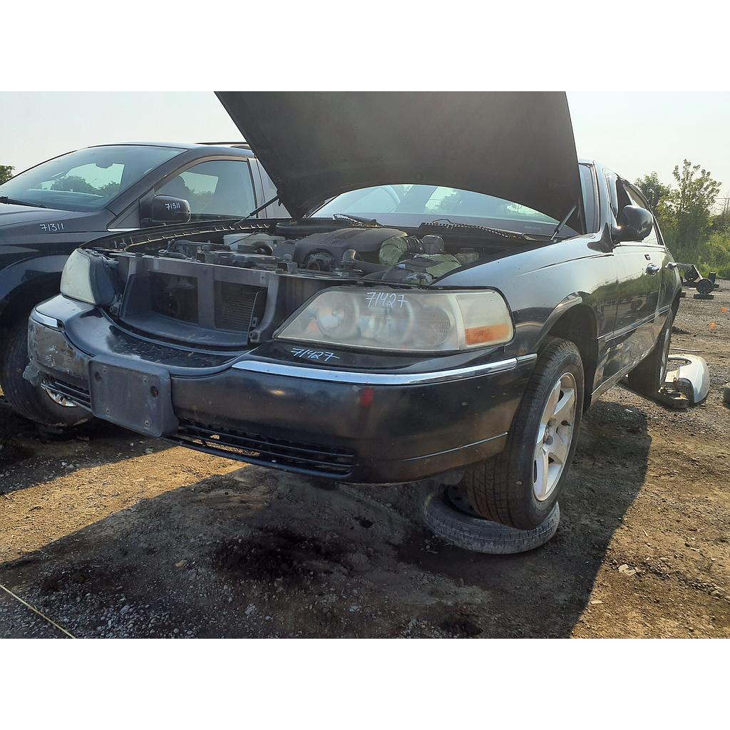 LINCOLN TOWN CAR 2010