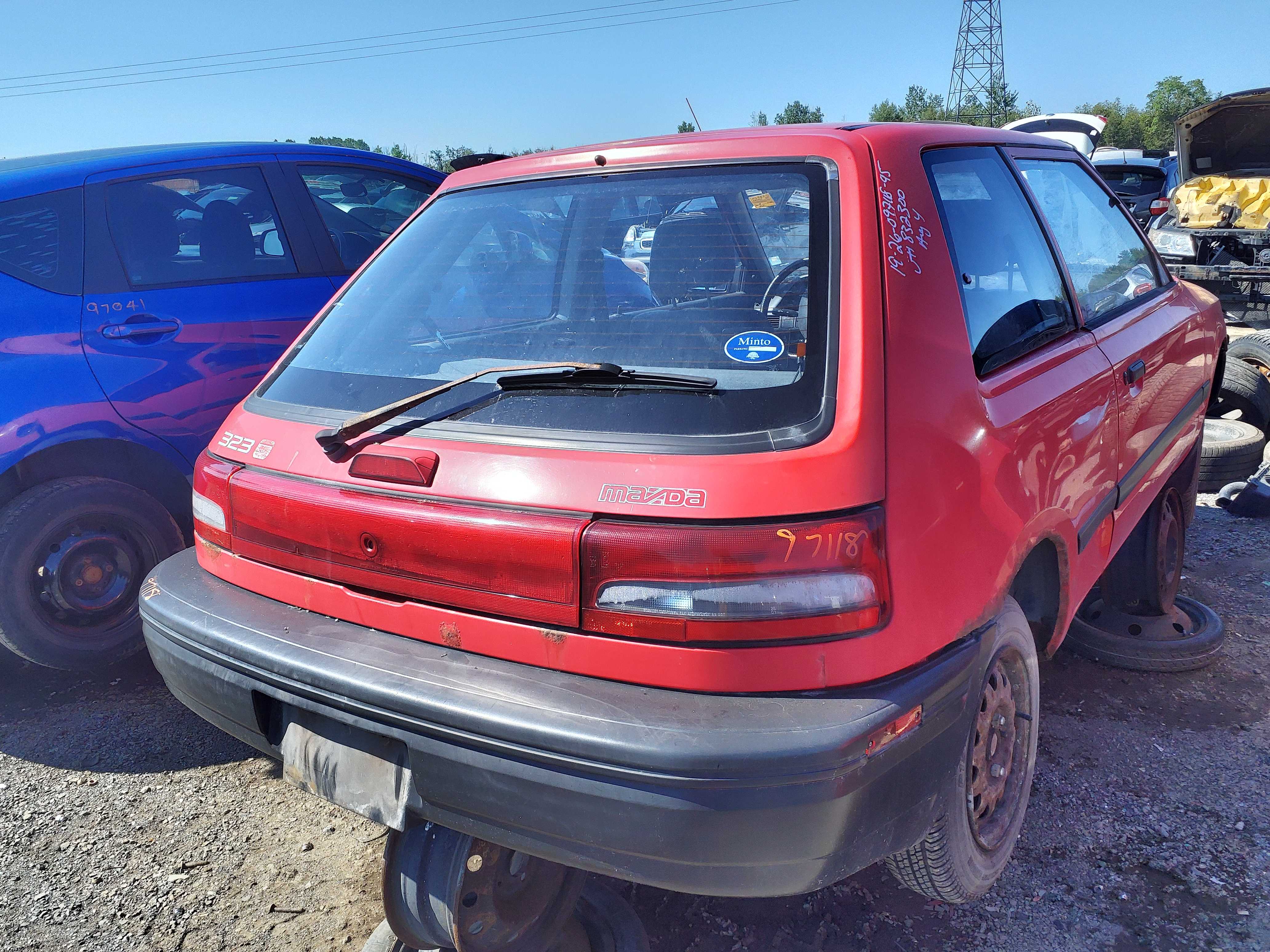 MAZDA 323 1995