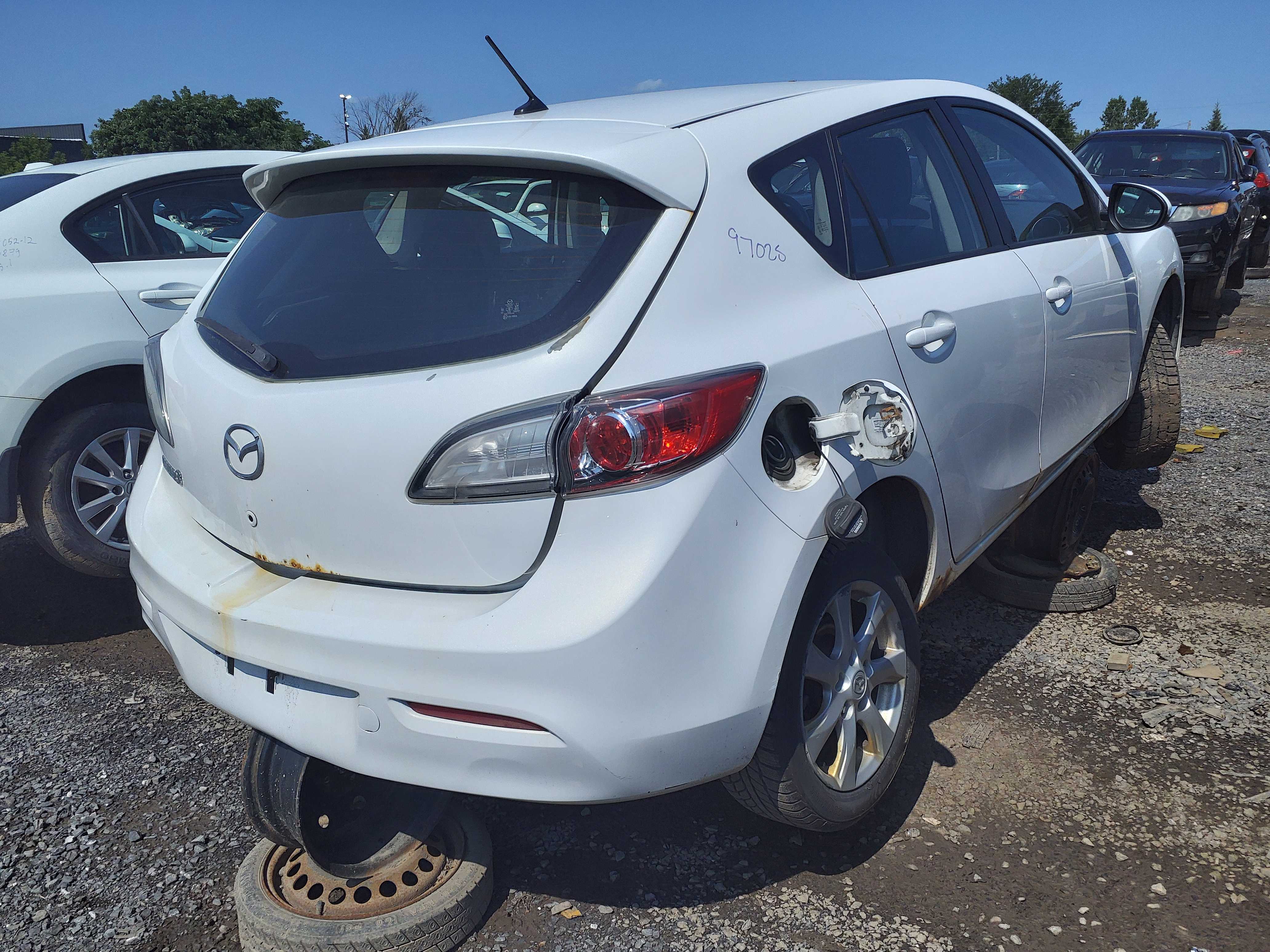 MAZDA MAZDA3 2011