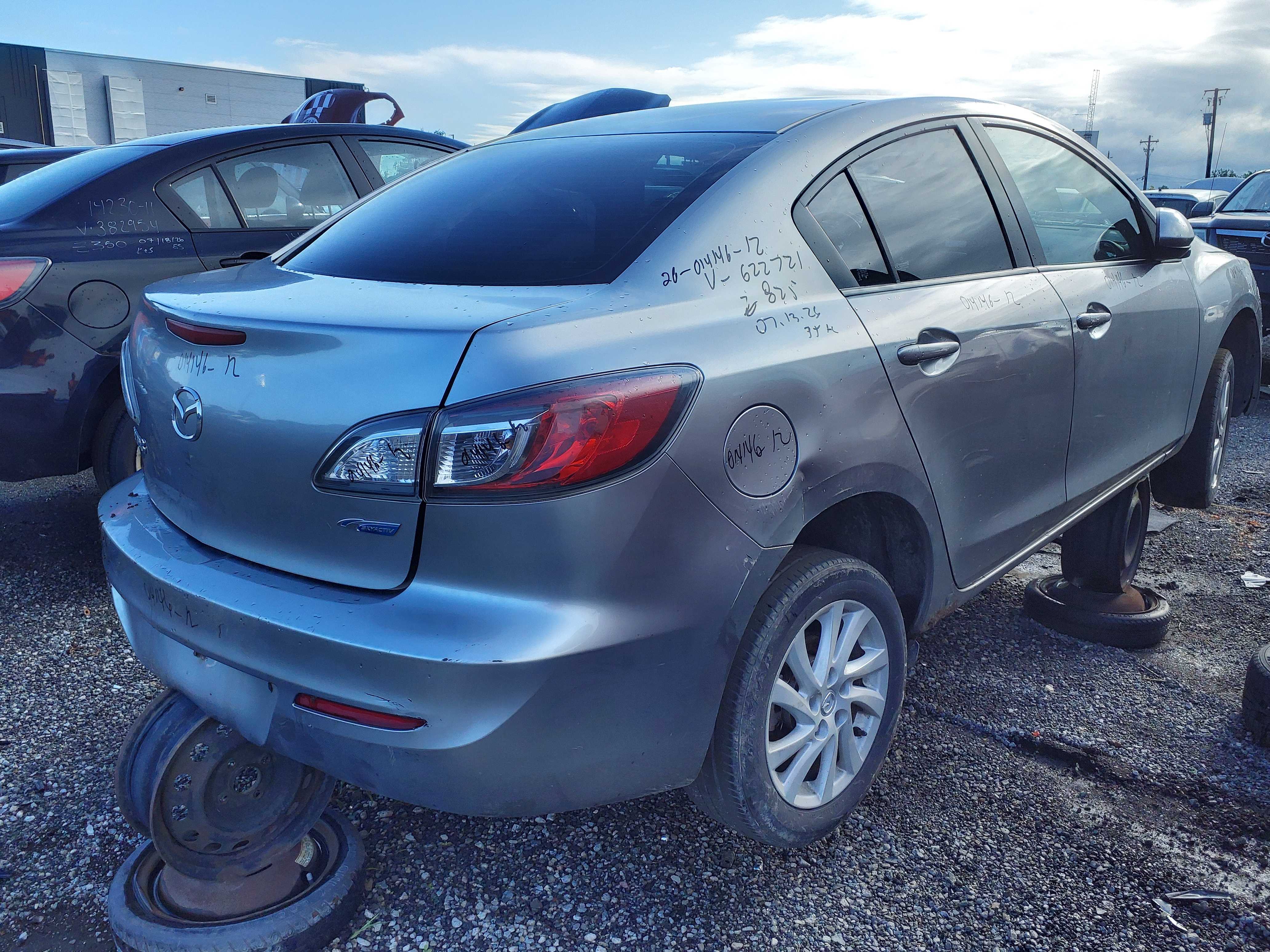 MAZDA MAZDA3 2012