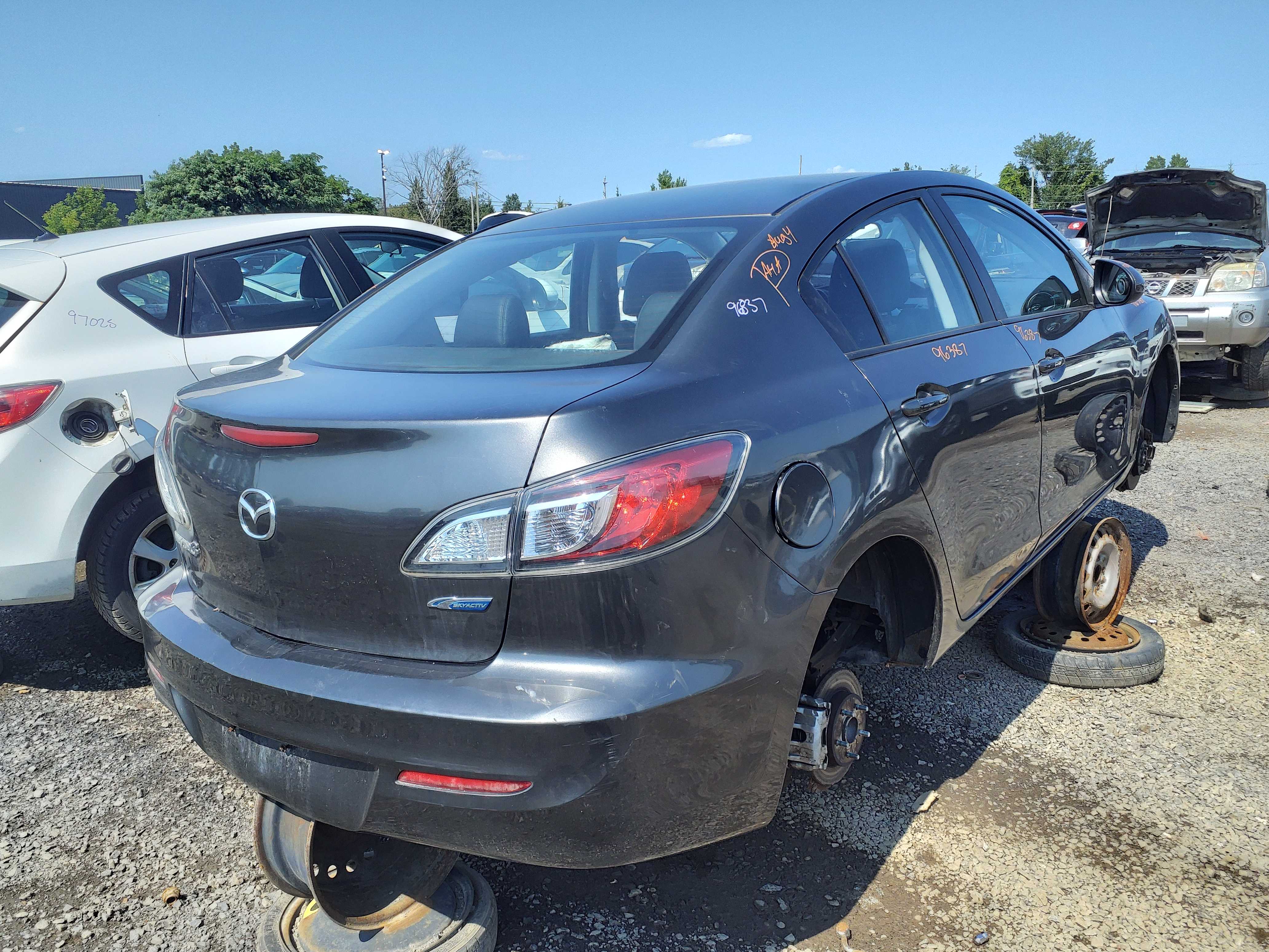 MAZDA MAZDA3 2012
