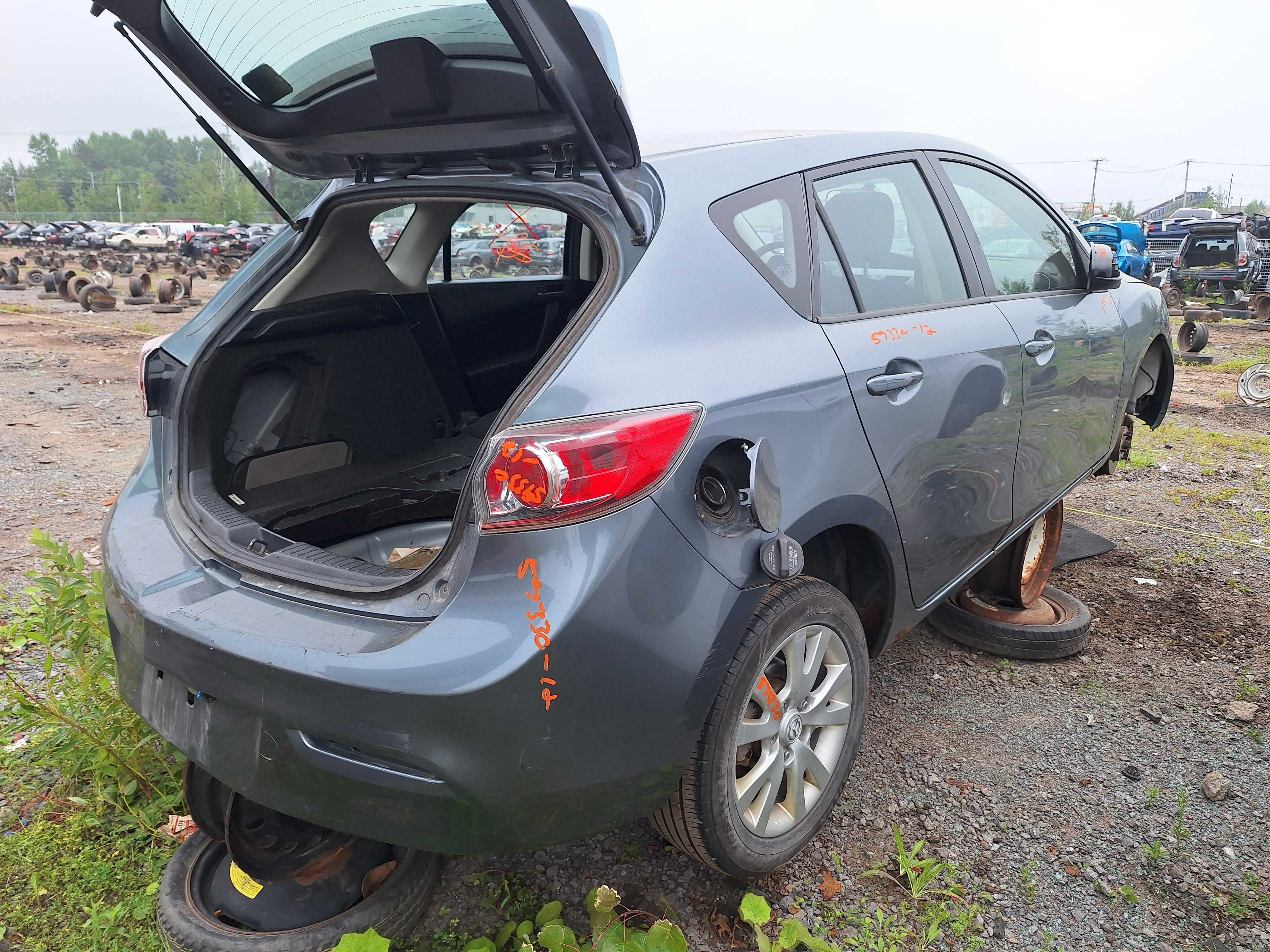 MAZDA MAZDA3 2012