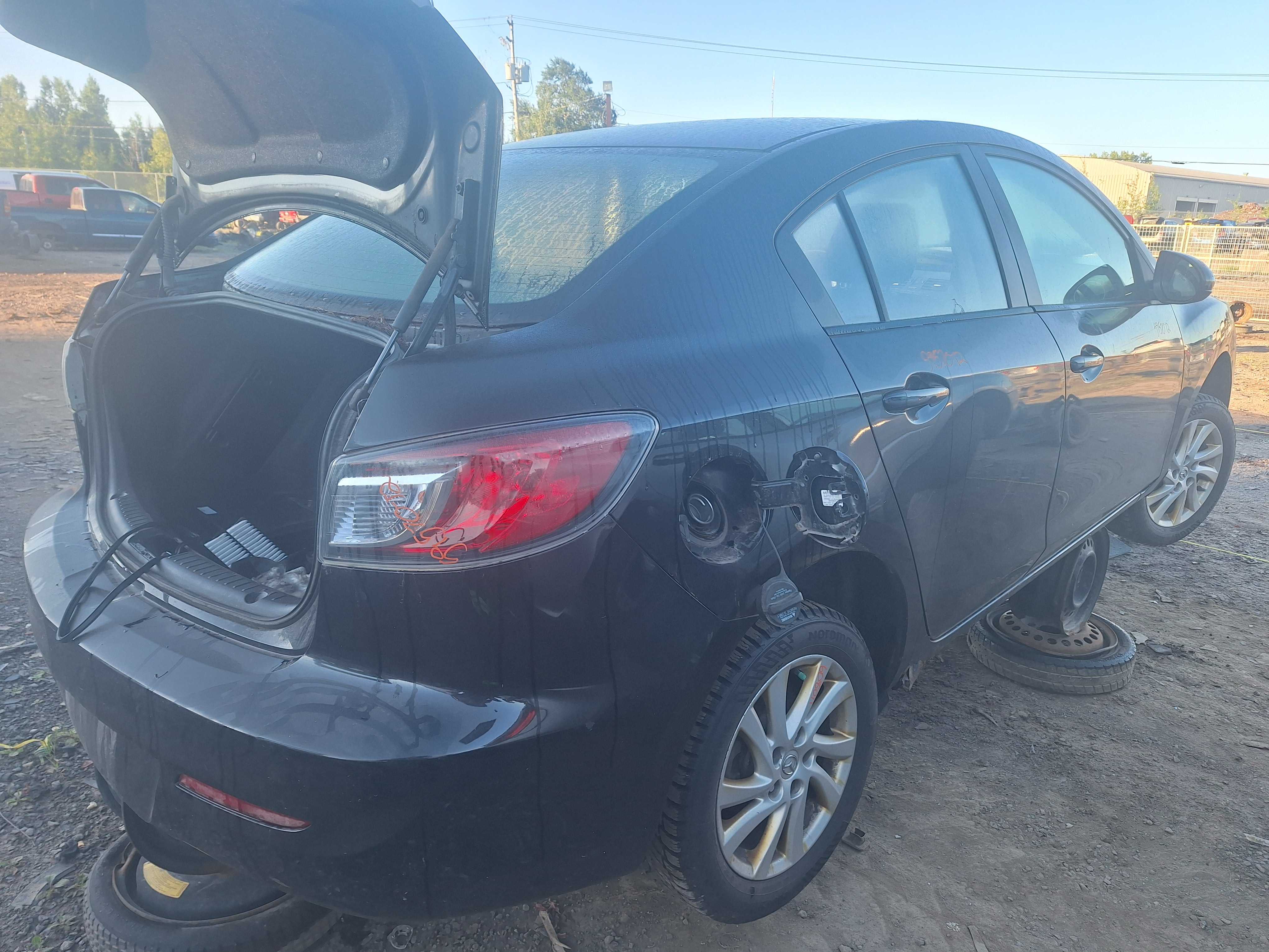MAZDA MAZDA3 2012