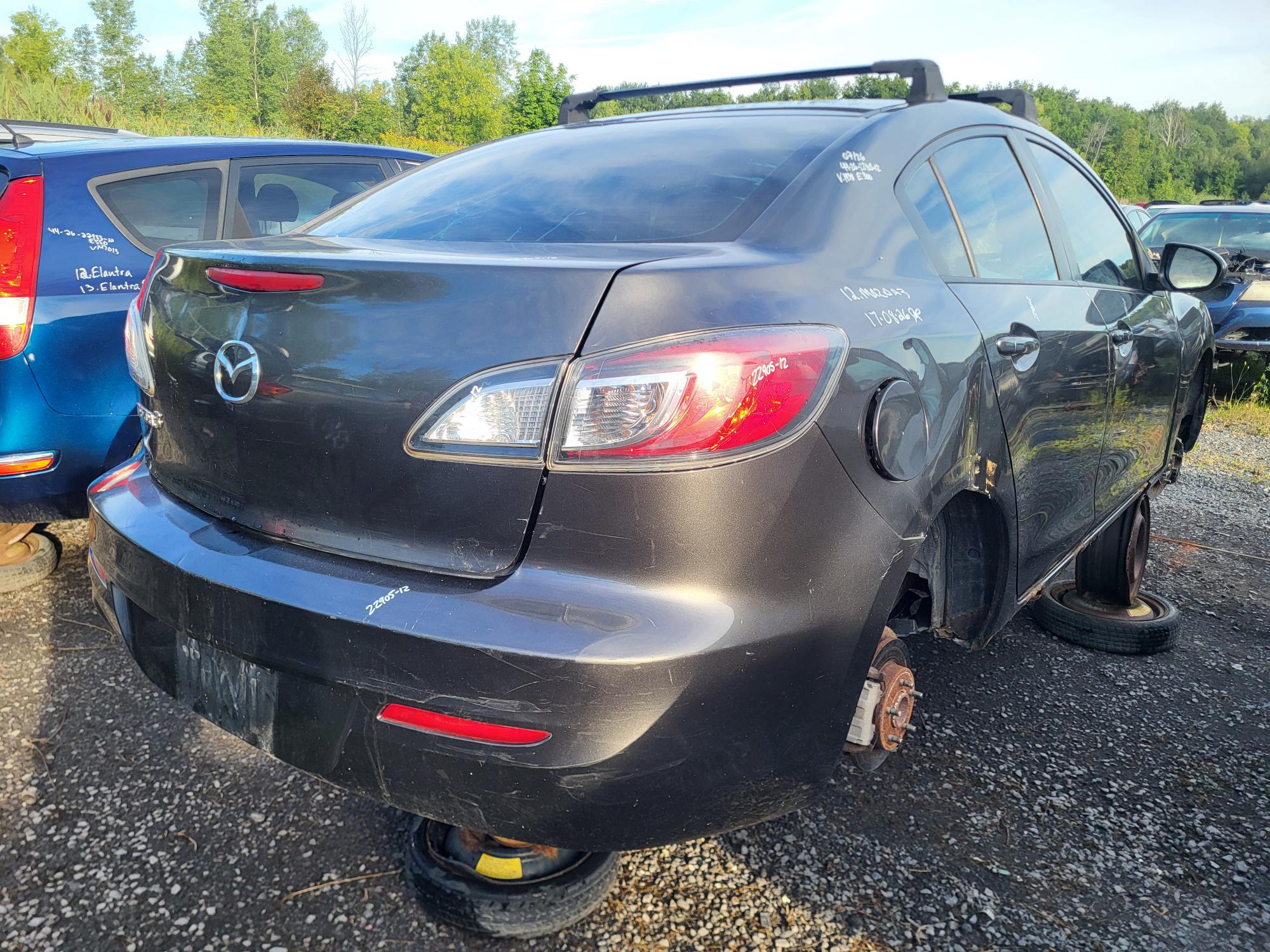 MAZDA MAZDA3 2012