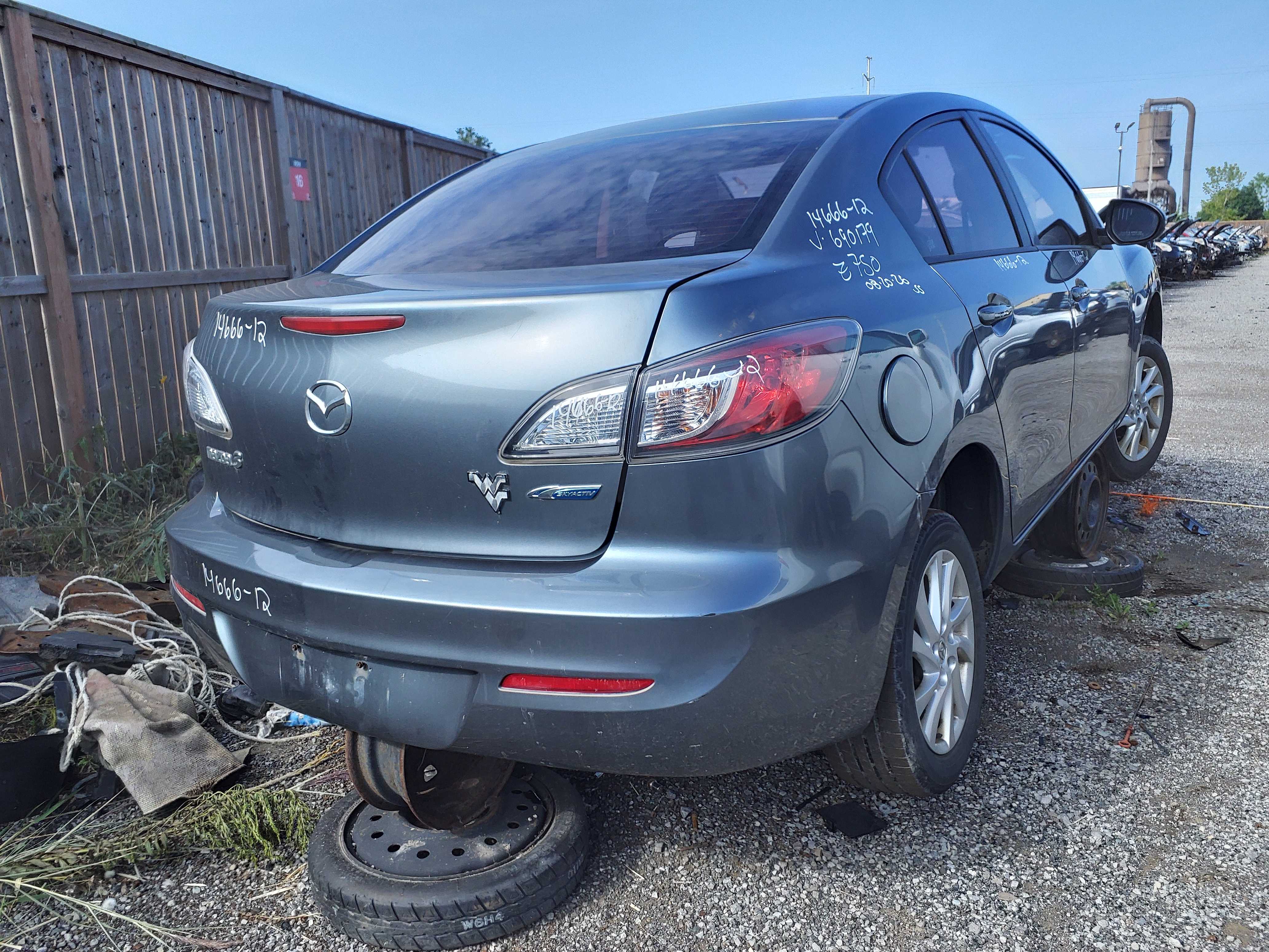MAZDA MAZDA3 2012