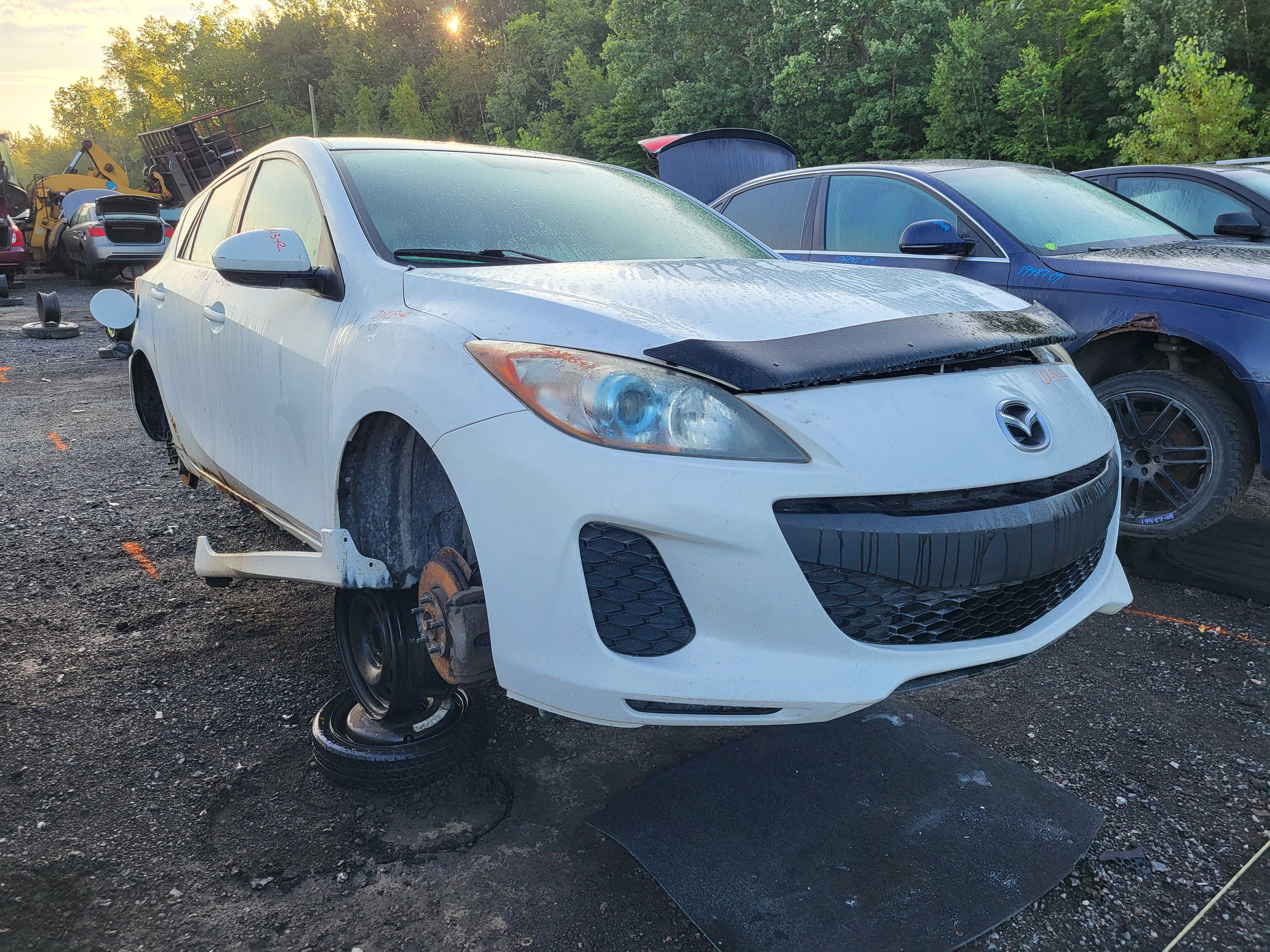 MAZDA MAZDA3 2012