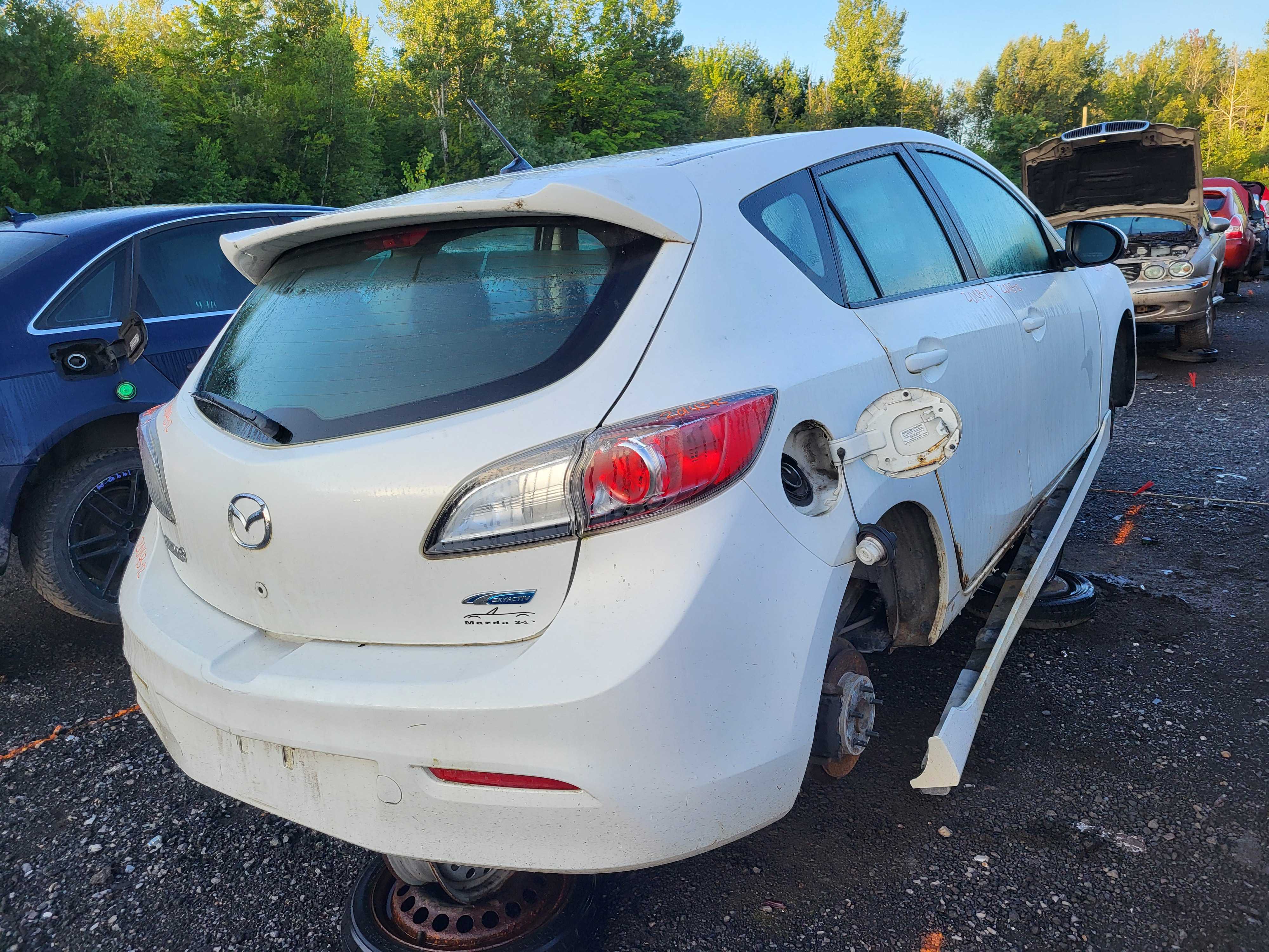 MAZDA MAZDA3 2012