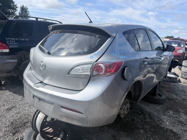 MAZDA MAZDA3 2012