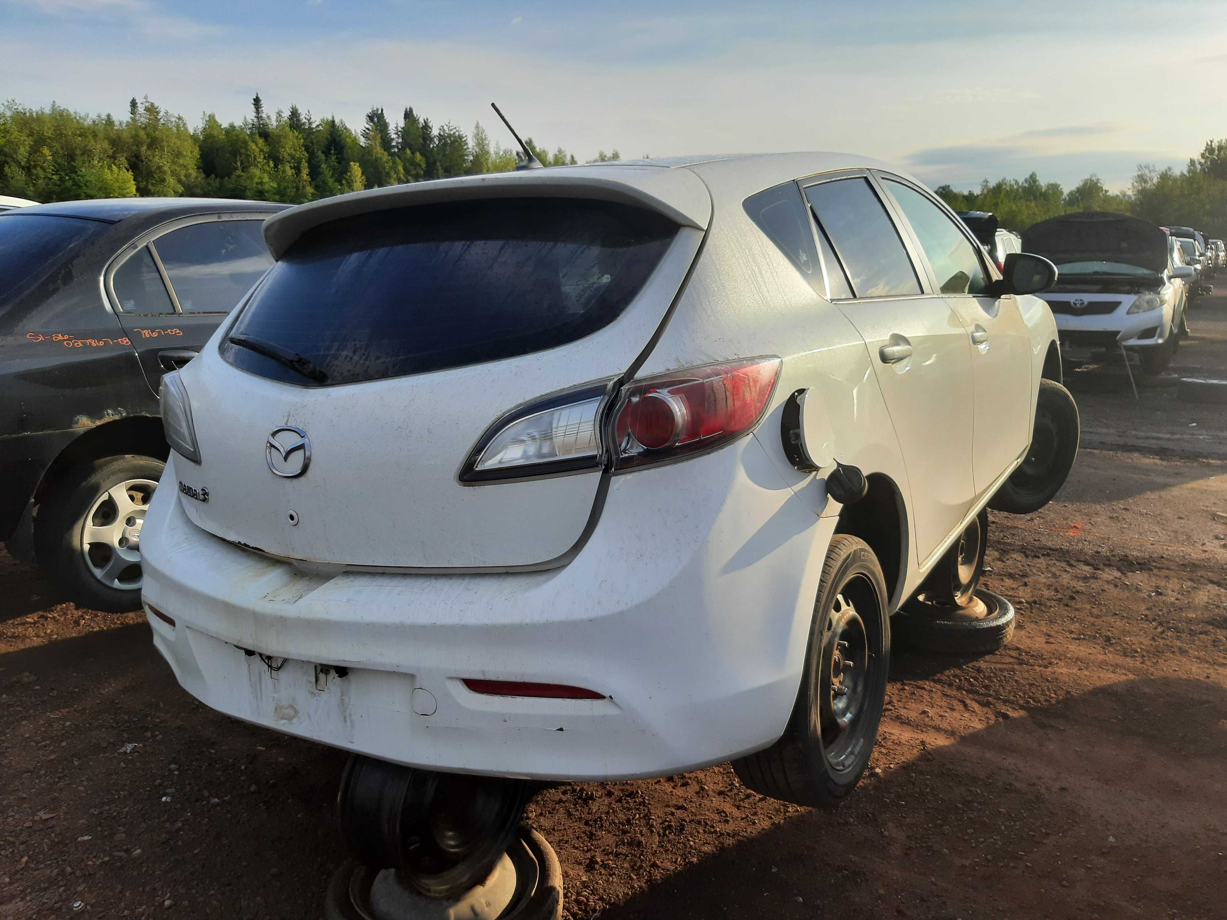 MAZDA MAZDA3 2012