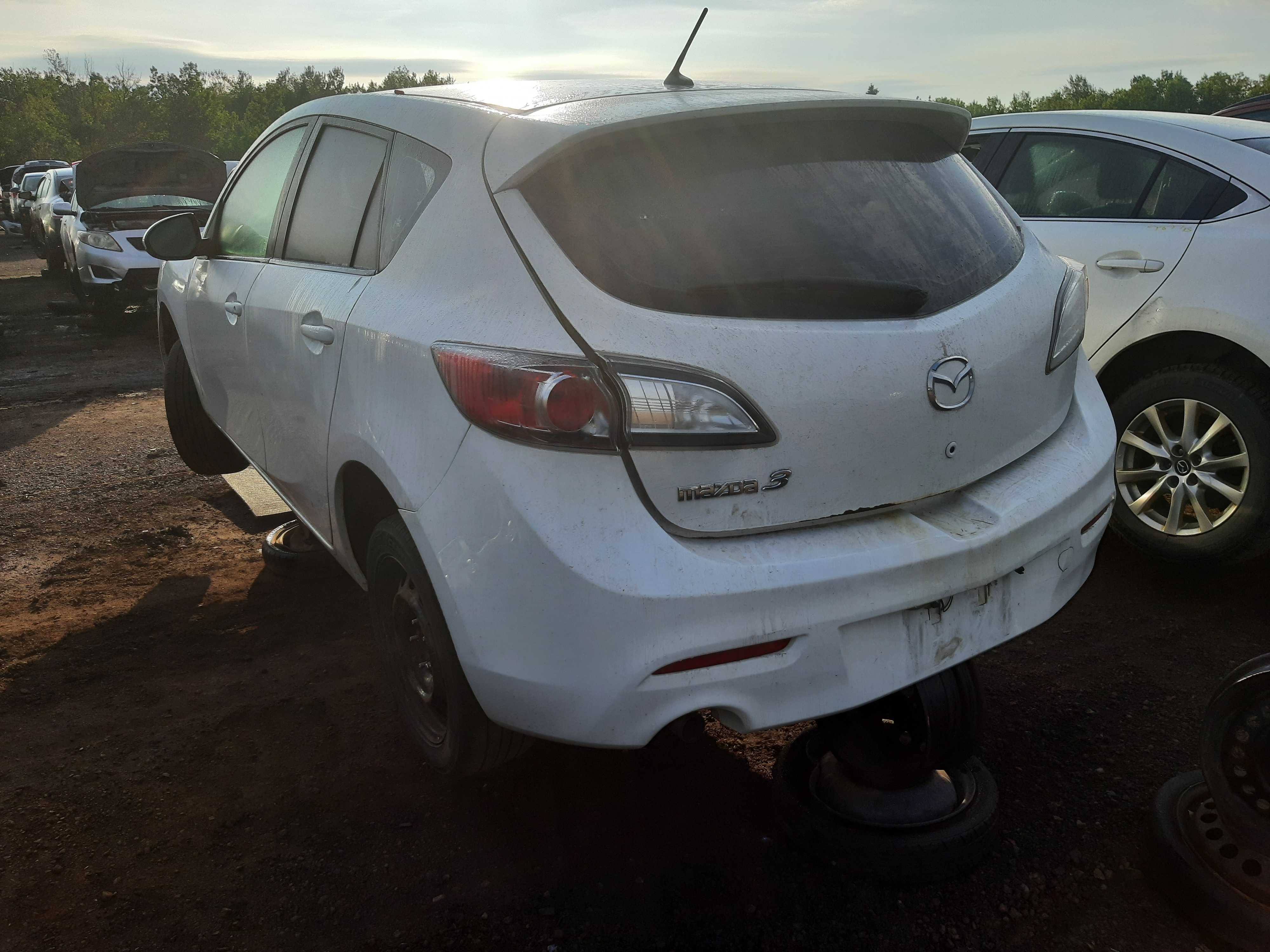 MAZDA MAZDA3 2012