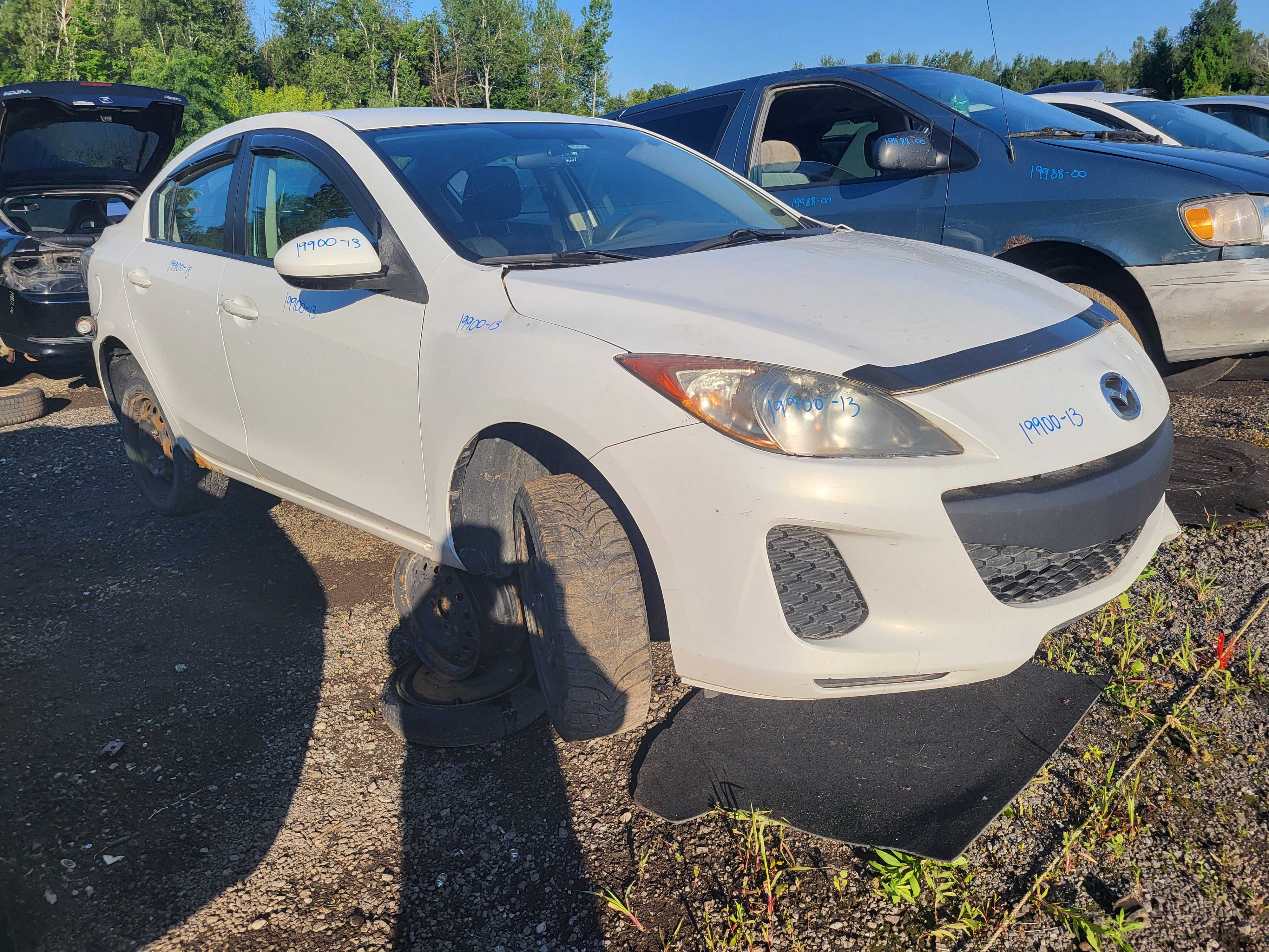 MAZDA MAZDA3 2013