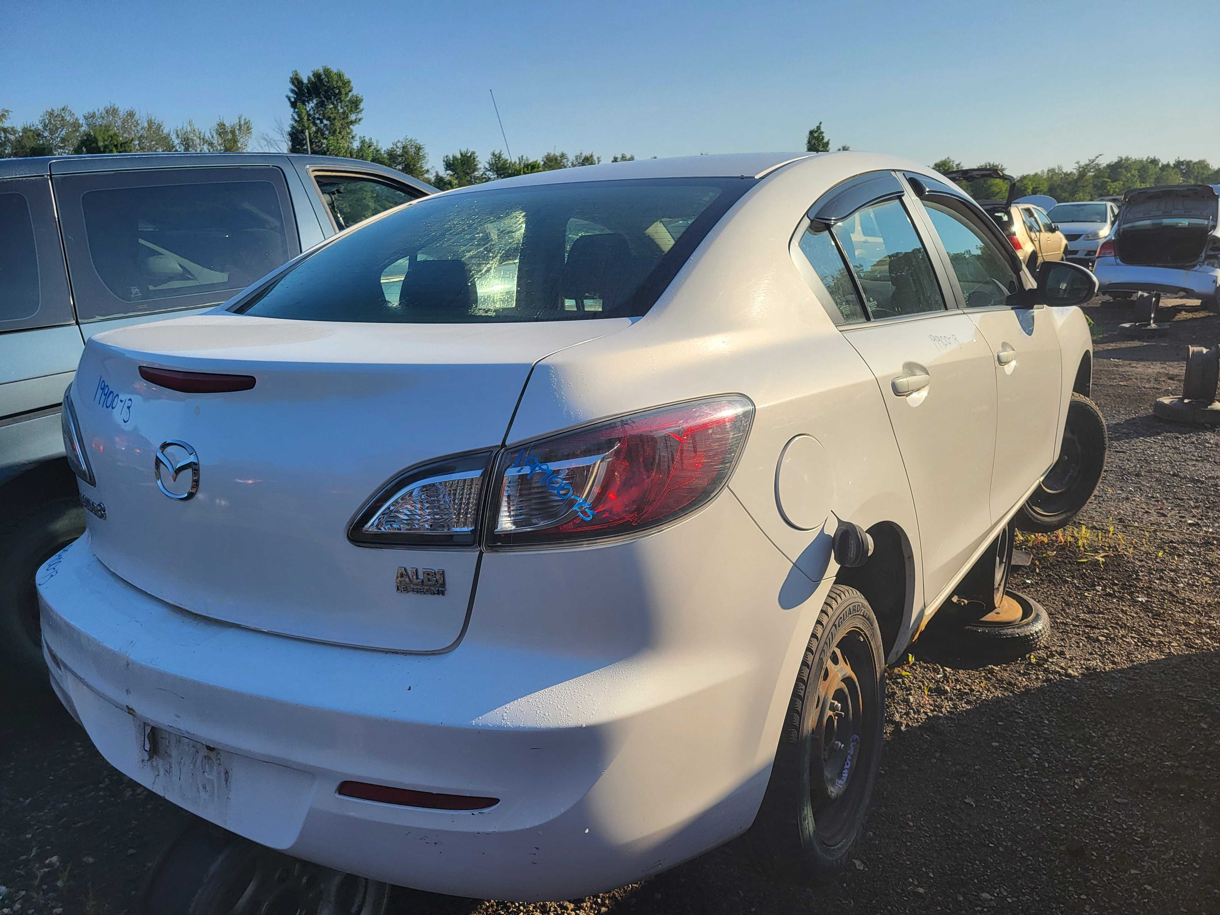 MAZDA MAZDA3 2013