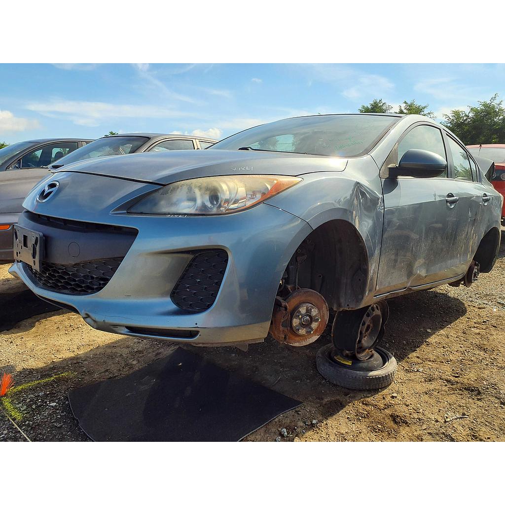 MAZDA MAZDA3 2013