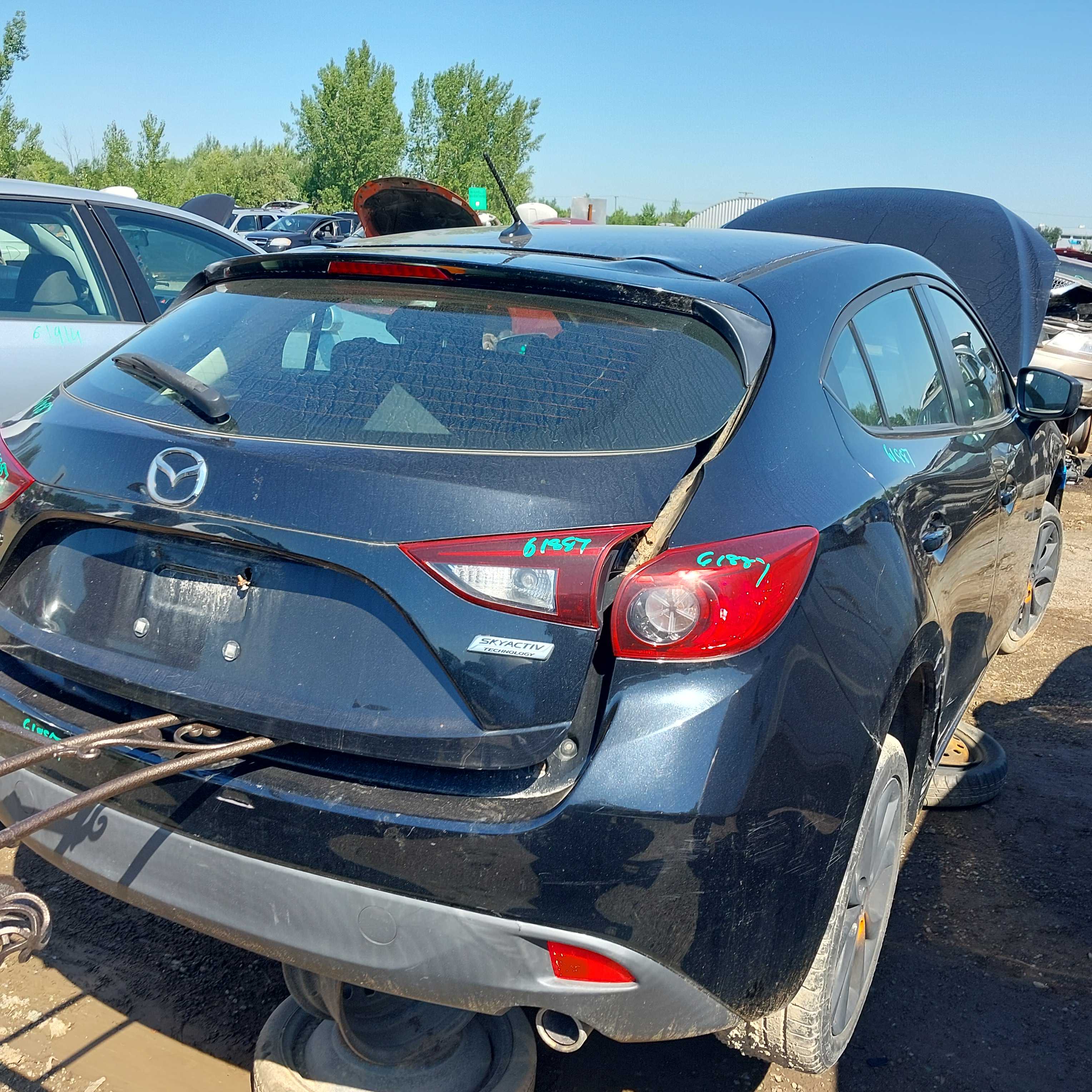 MAZDA MAZDA3 2015