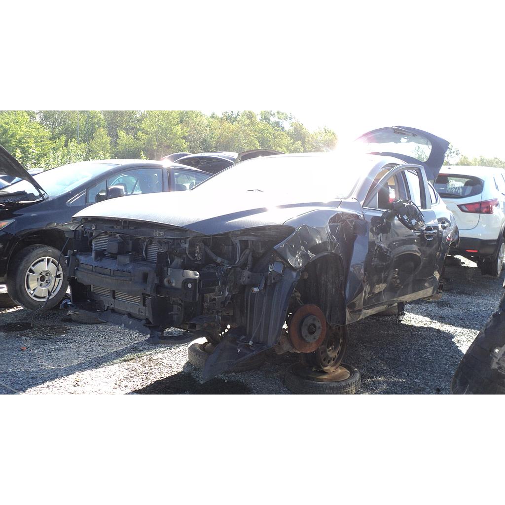 MAZDA MAZDA3 2015