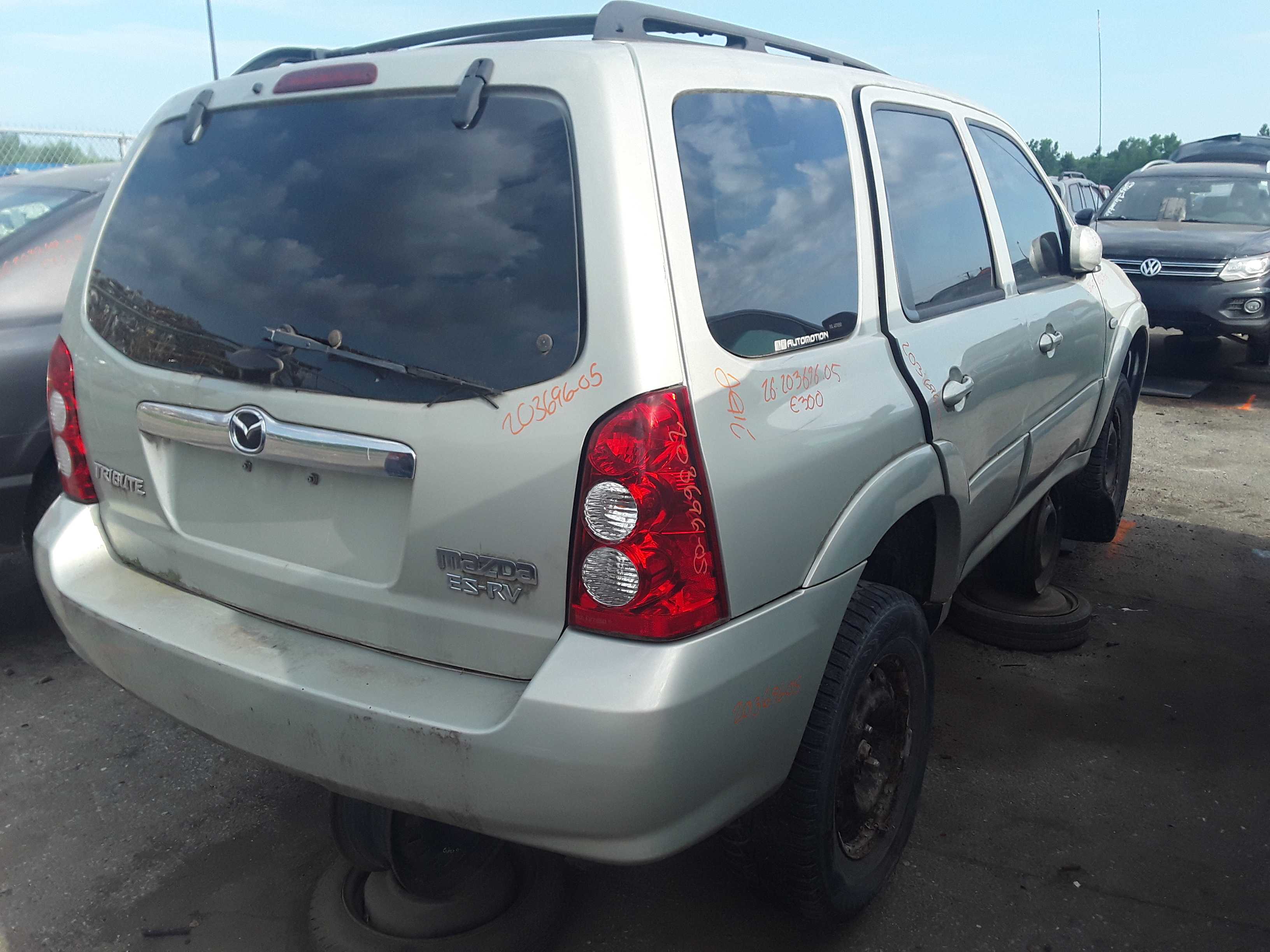 MAZDA TRIBUTE 2005