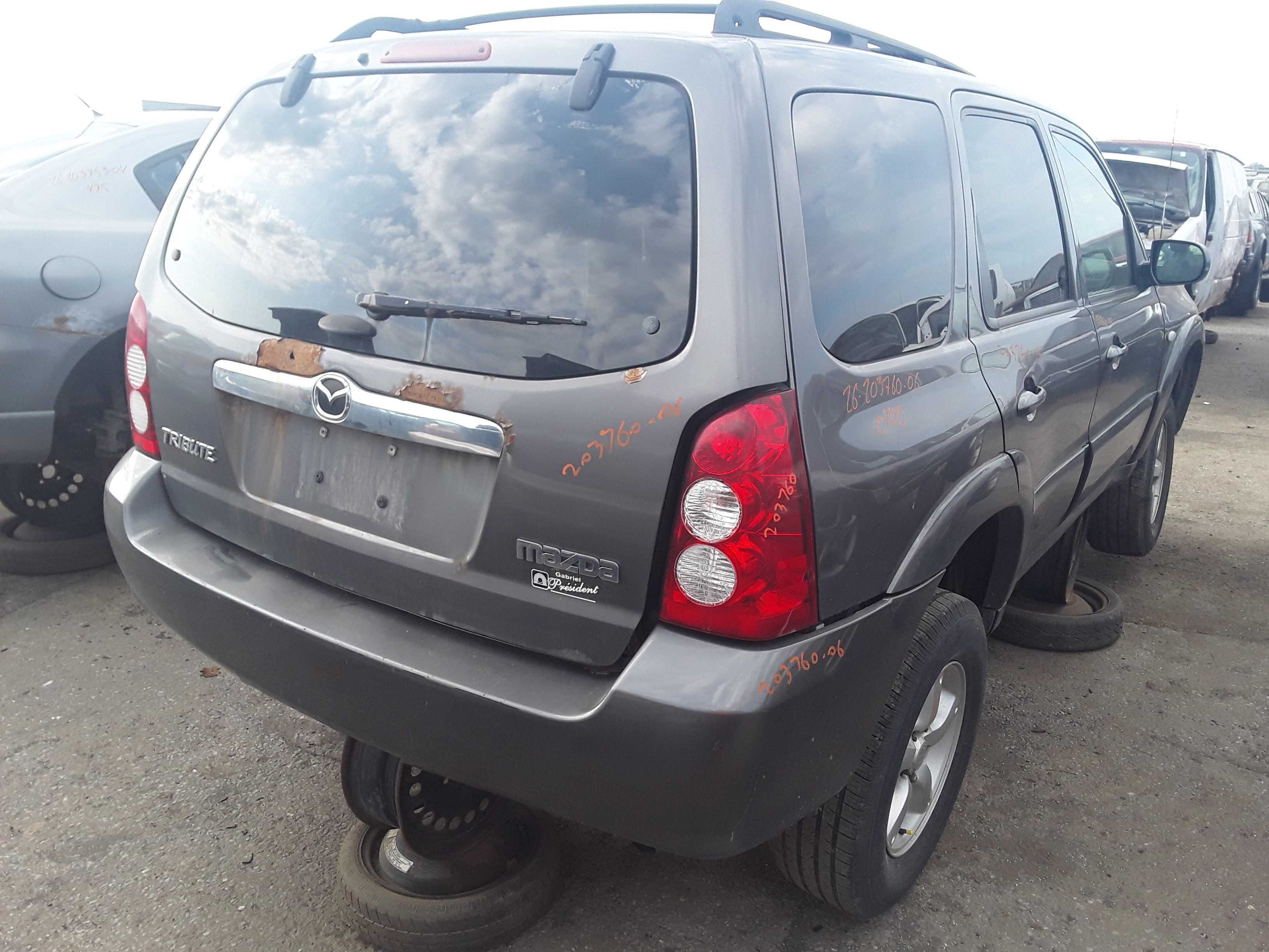 MAZDA TRIBUTE 2006
