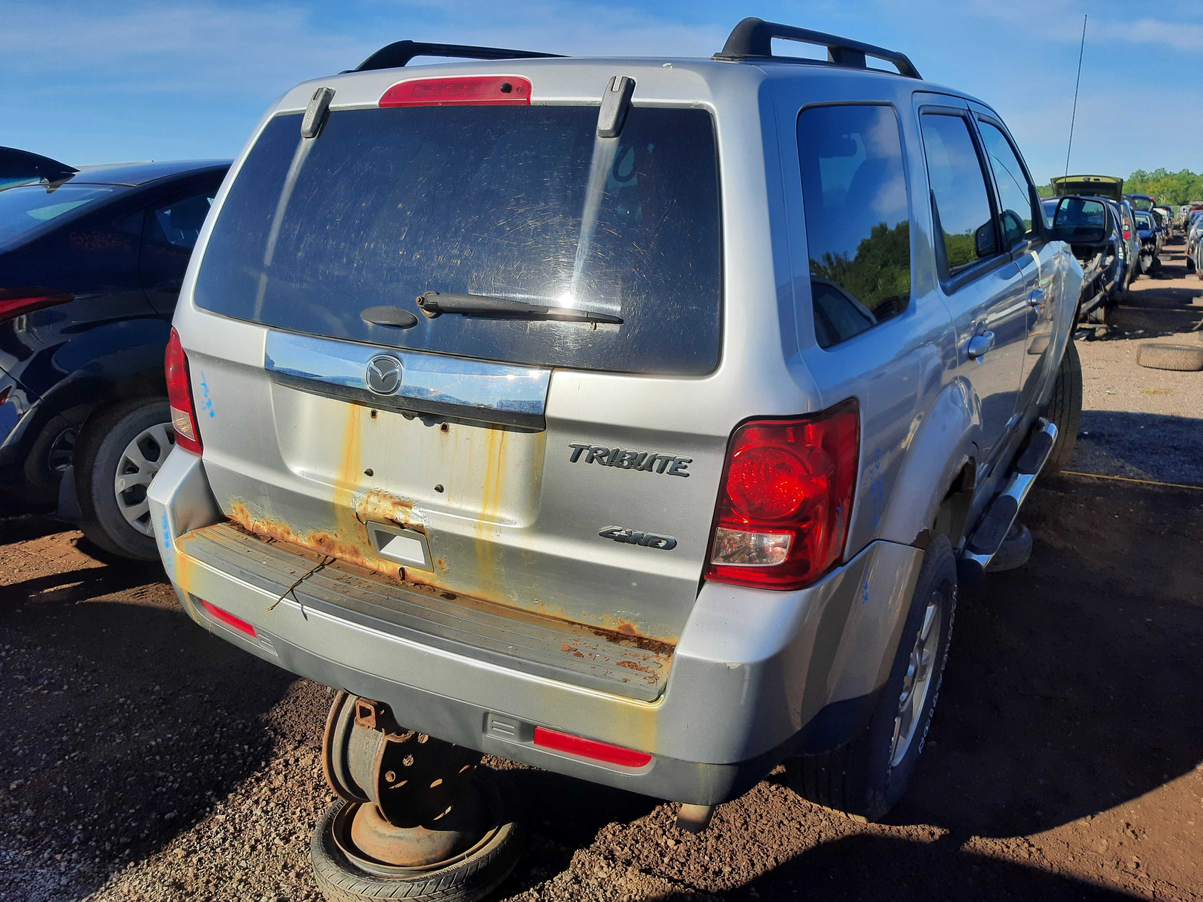 MAZDA TRIBUTE 2011