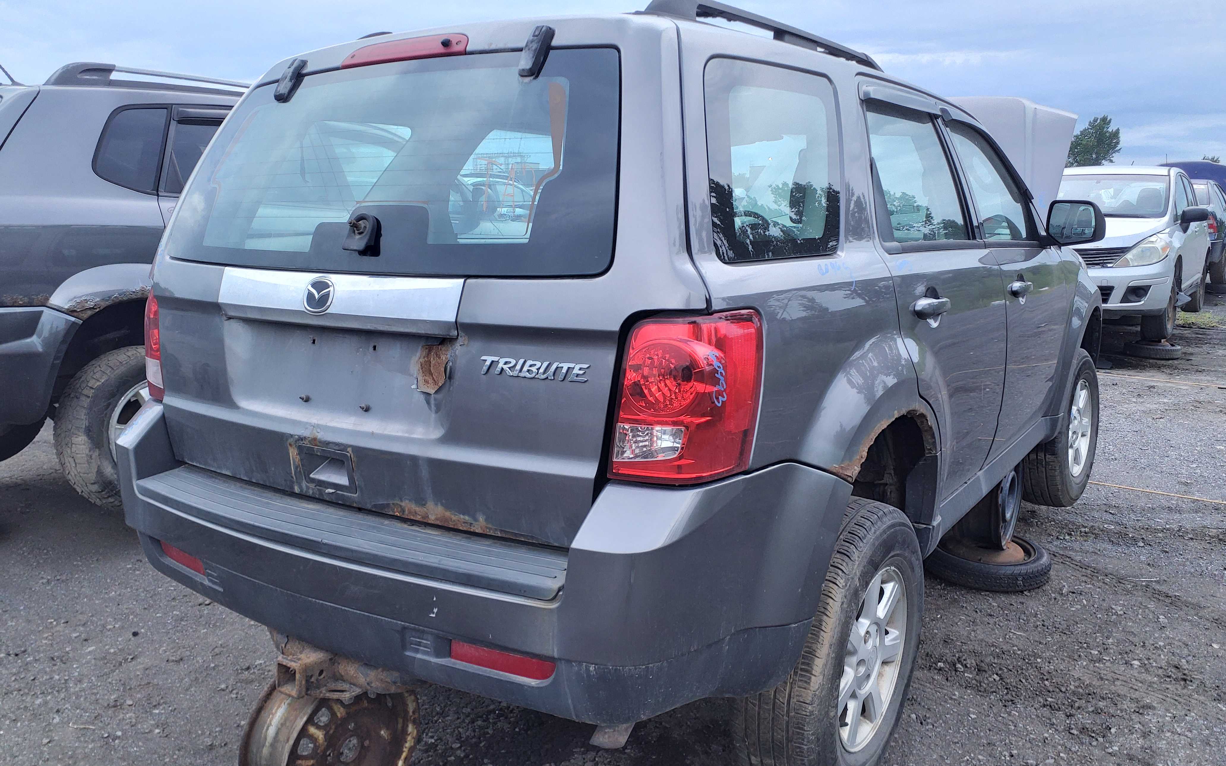 MAZDA TRIBUTE 2011