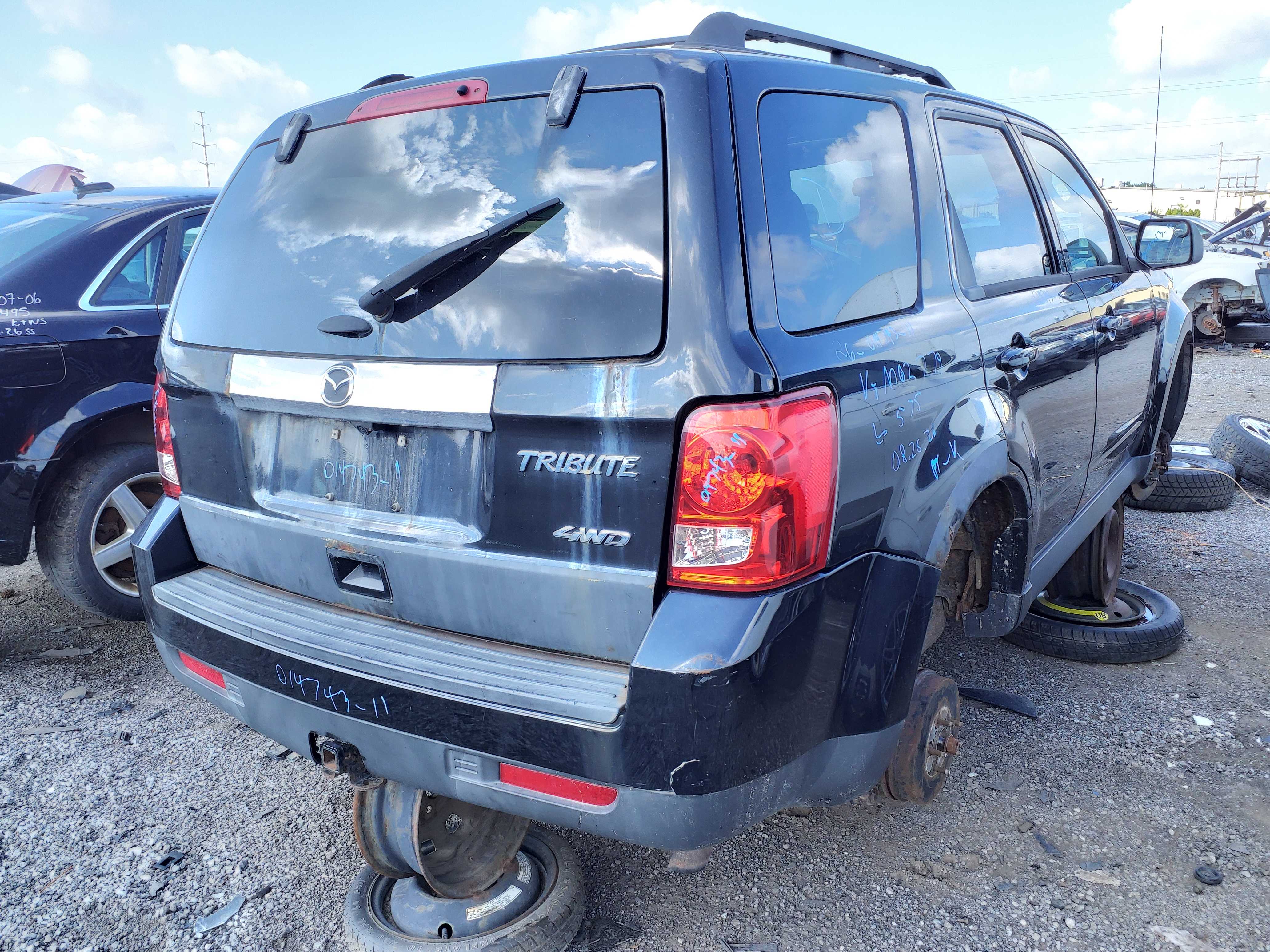 MAZDA TRIBUTE 2011