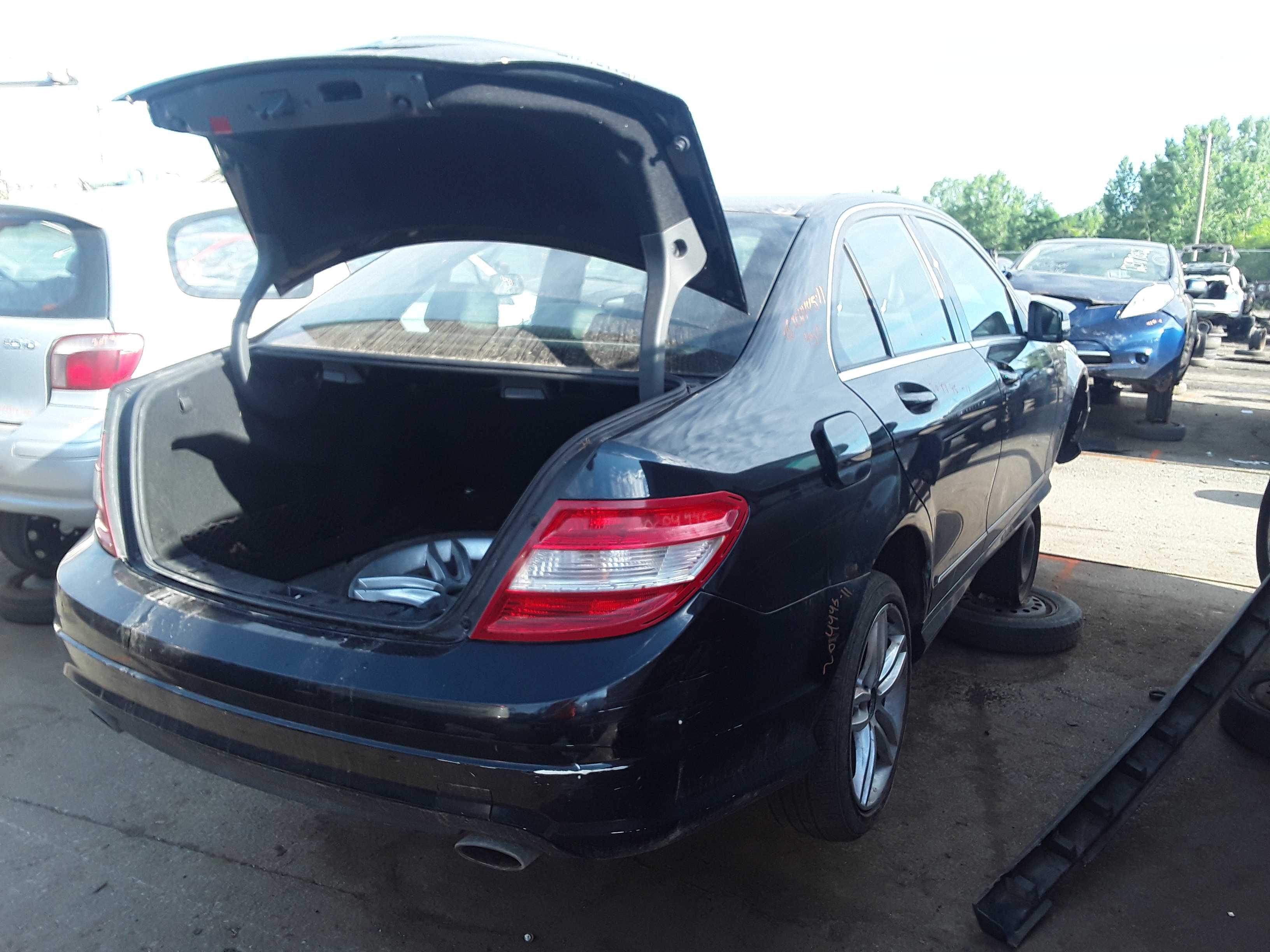 MERCEDES-BENZ C-CLASS 2011