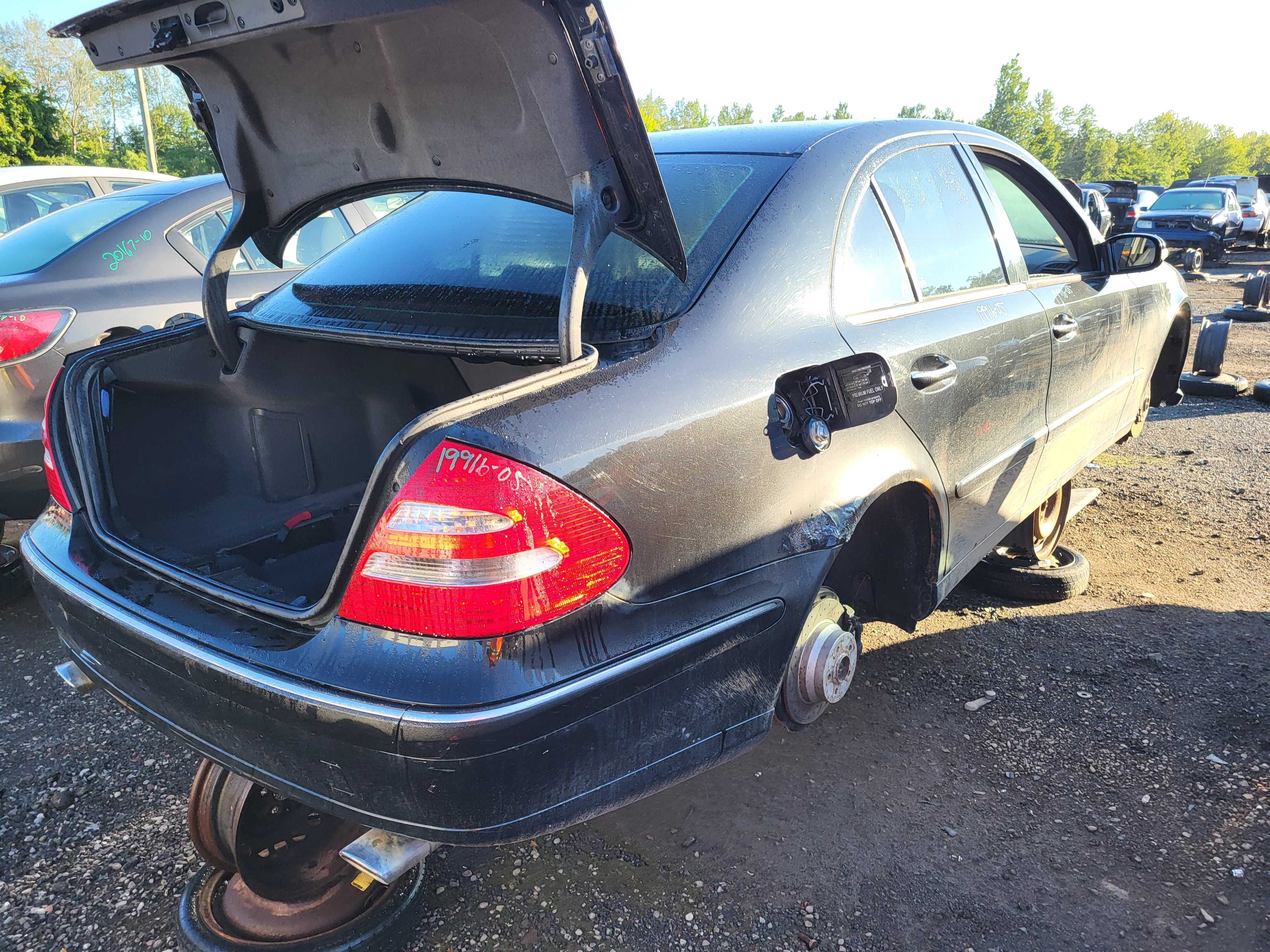 MERCEDES-BENZ E-CLASS 2005