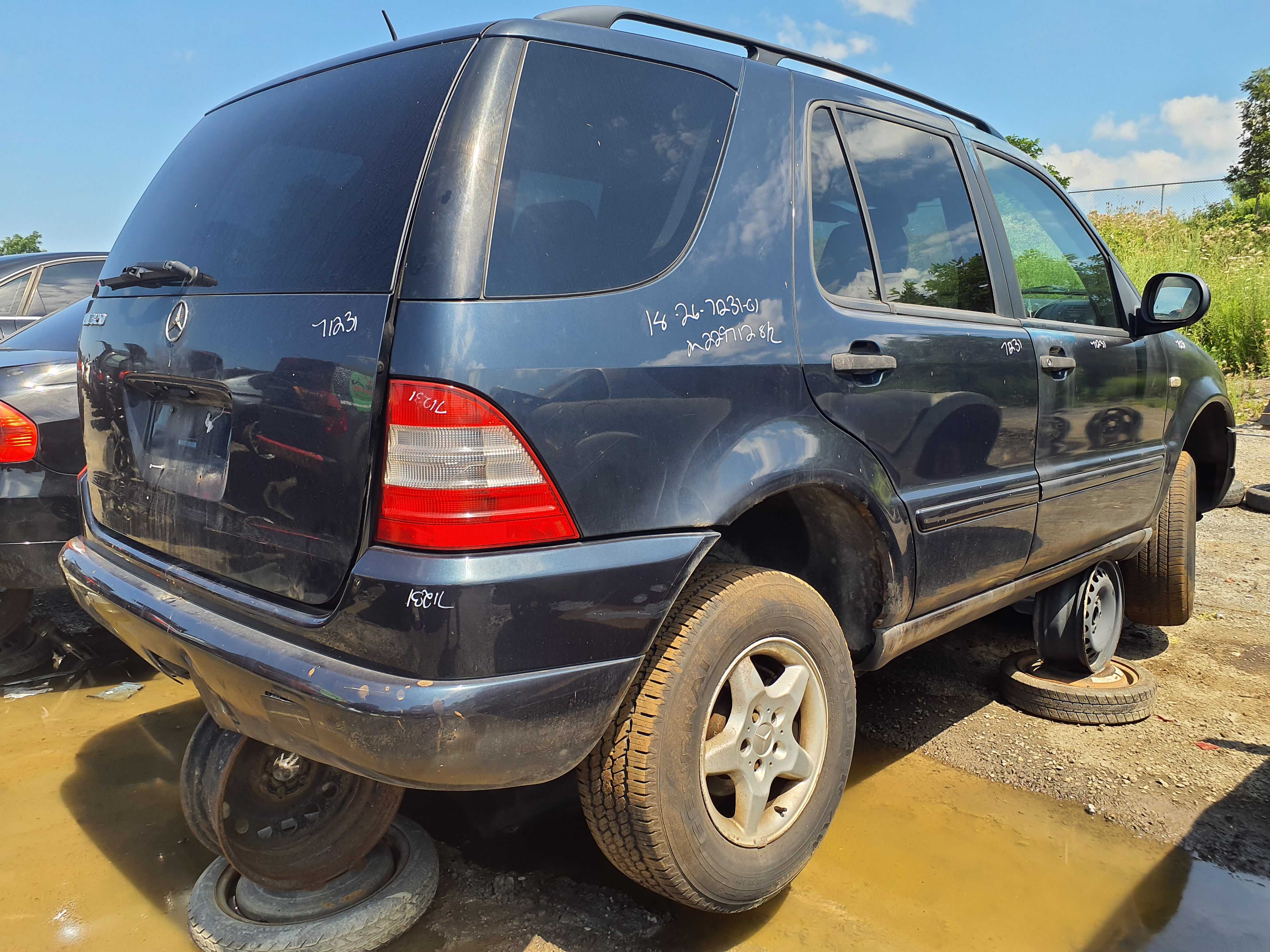 MERCEDES-BENZ M-CLASS 2001