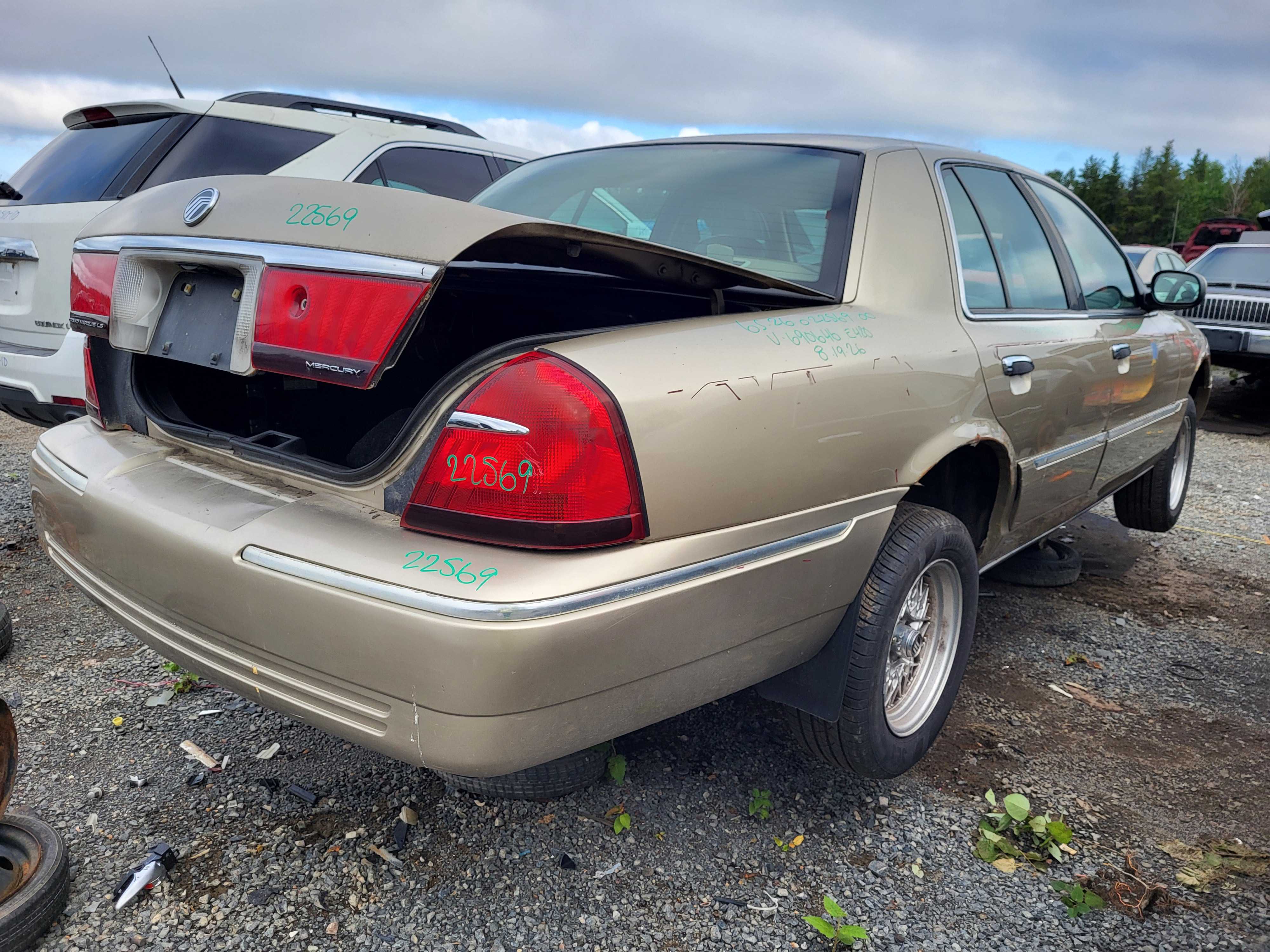 MERCURY GRAND MARQUIS 2000