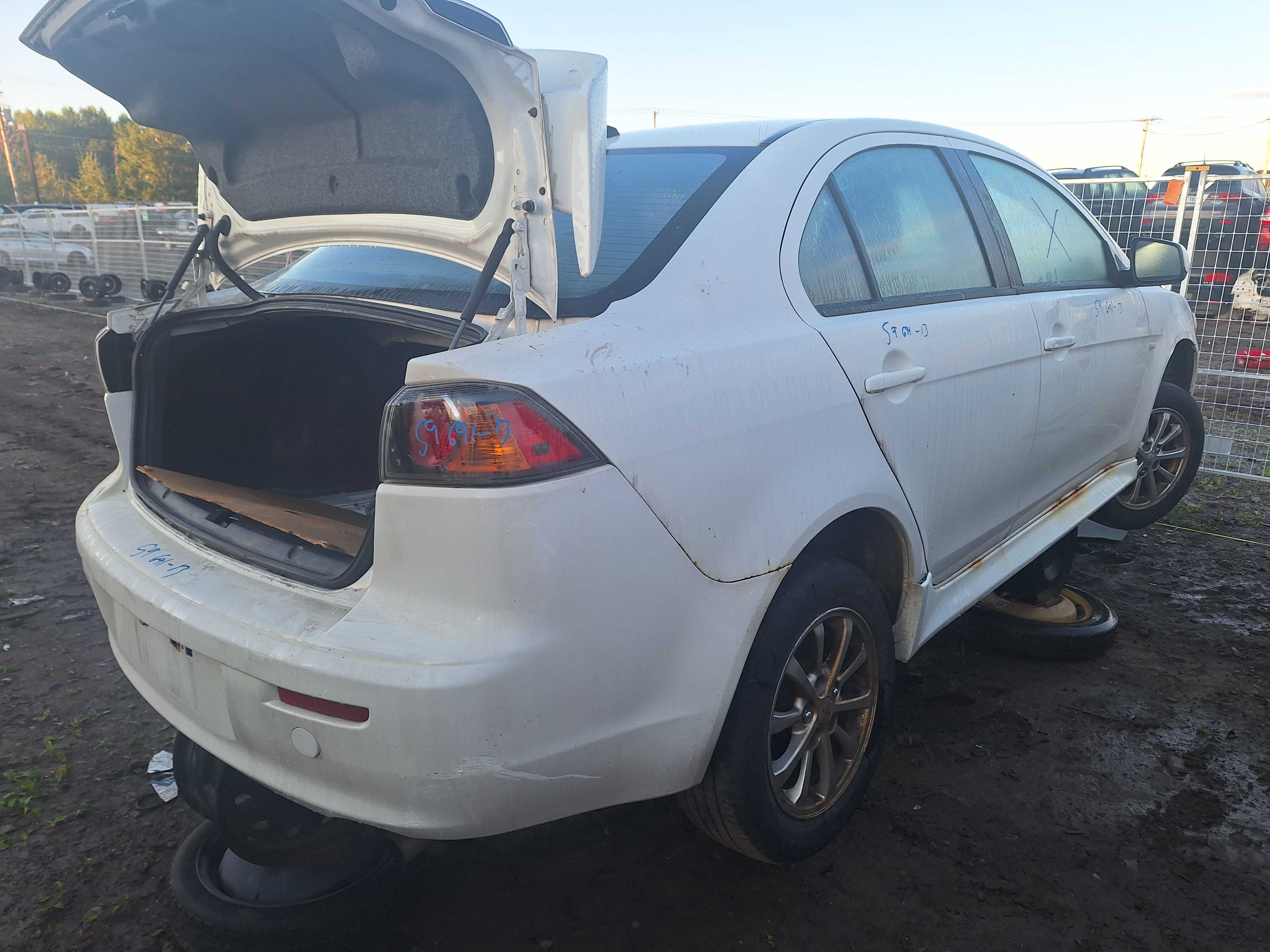 MITSUBISHI LANCER 2013