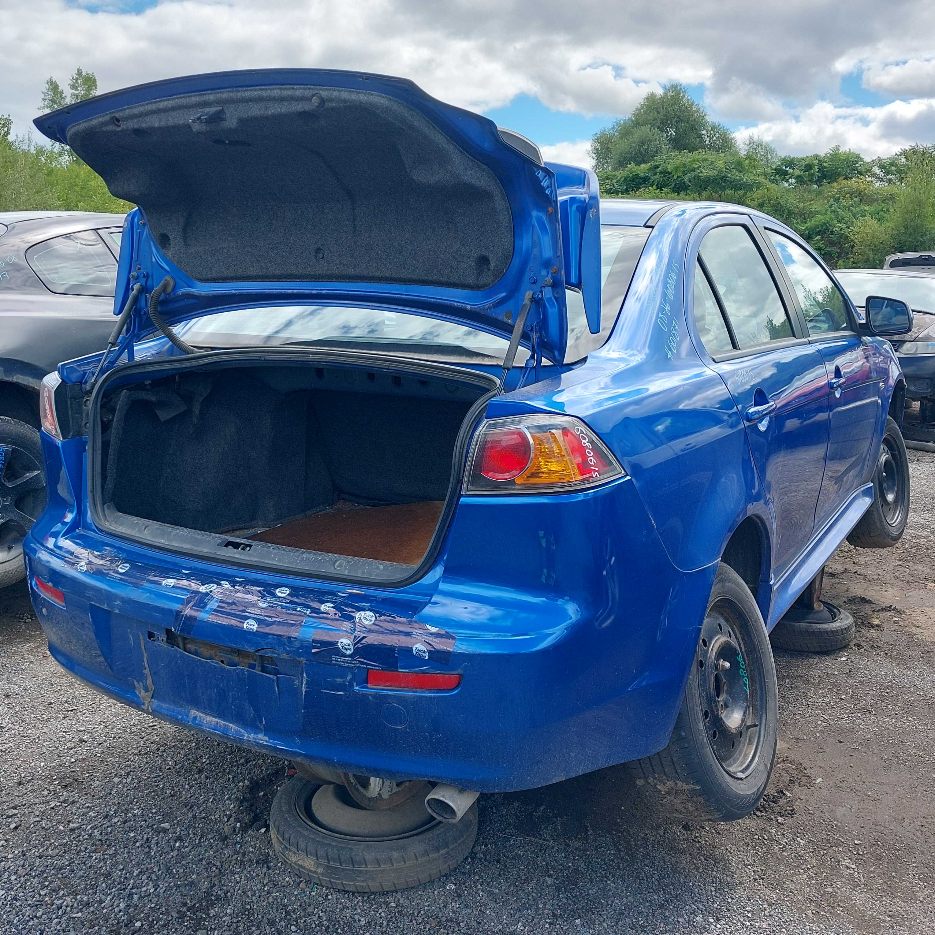 MITSUBISHI LANCER 2015