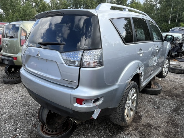 MITSUBISHI OUTLANDER 2010